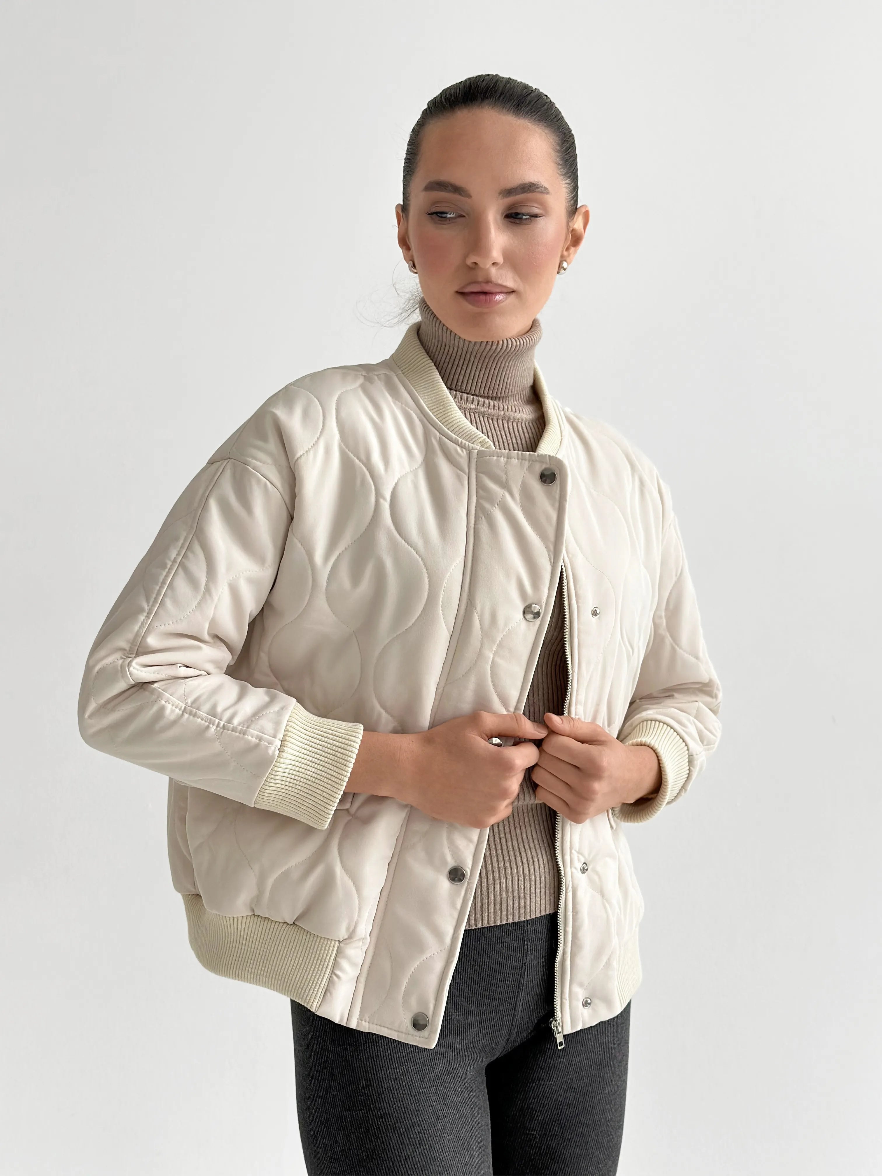 Kurtka pikowana bomber, kremowa