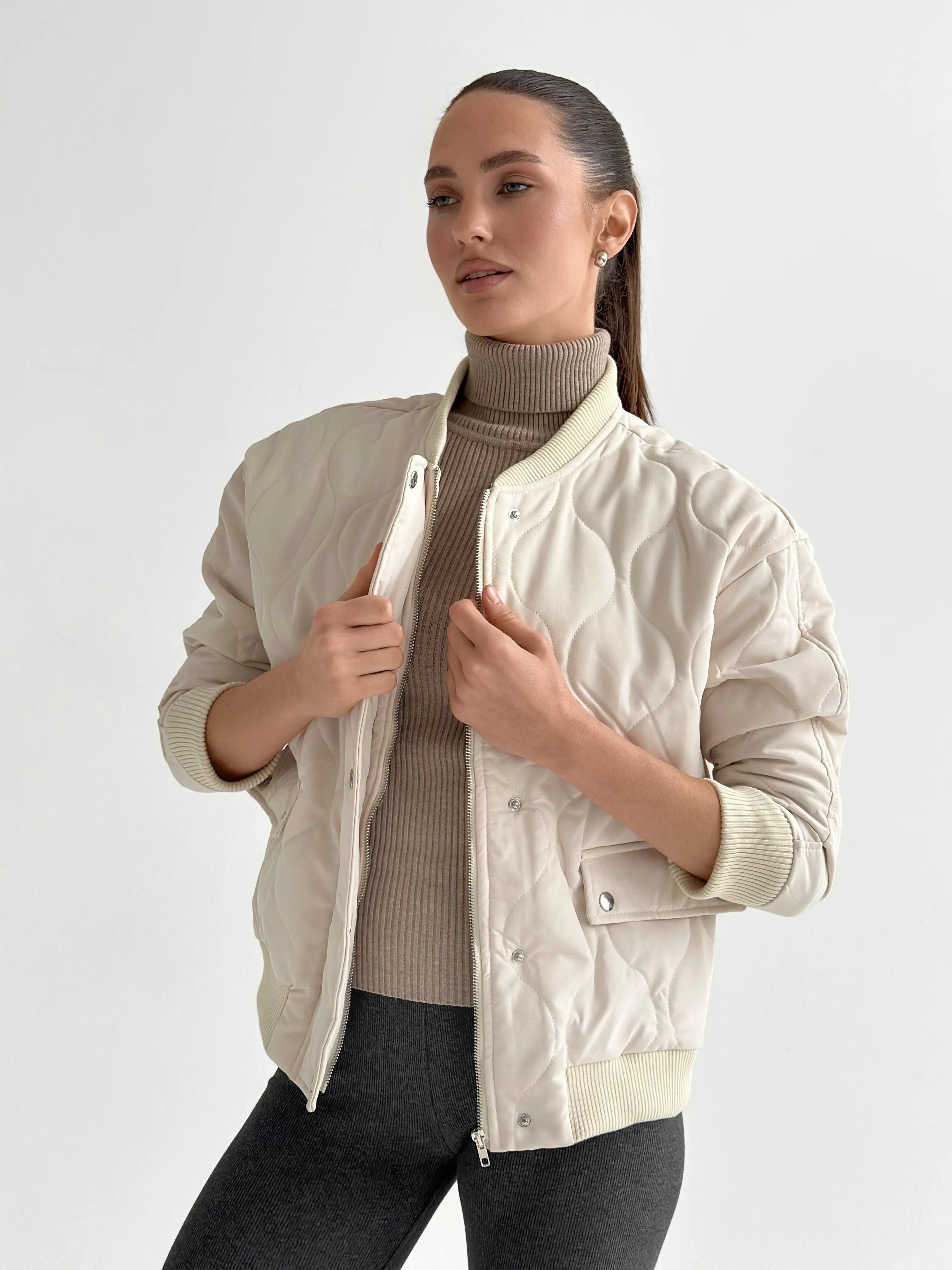 Kurtka pikowana bomber, kremowa