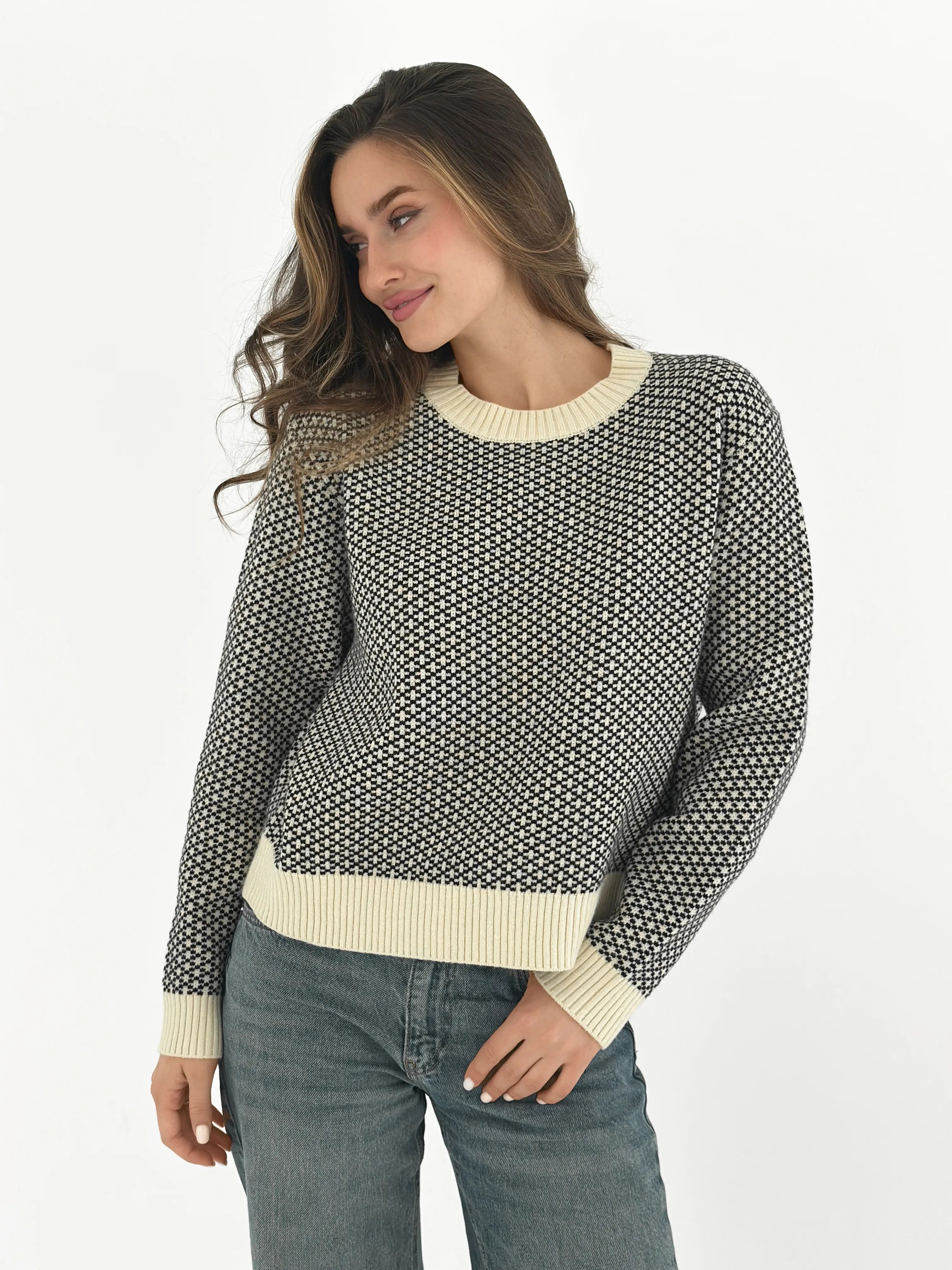 Sweter wełniany we wzory