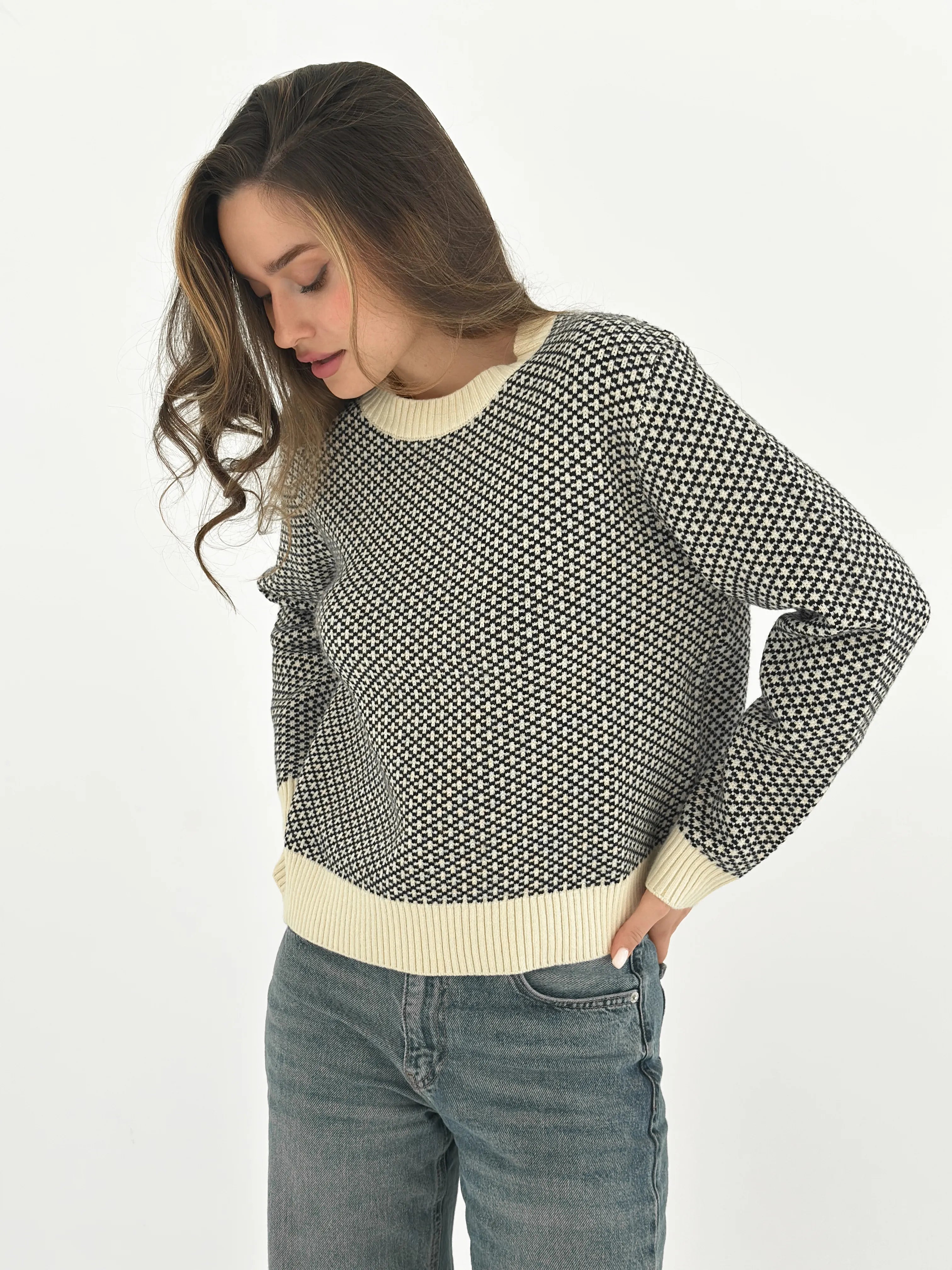 Sweter wełniany we wzory