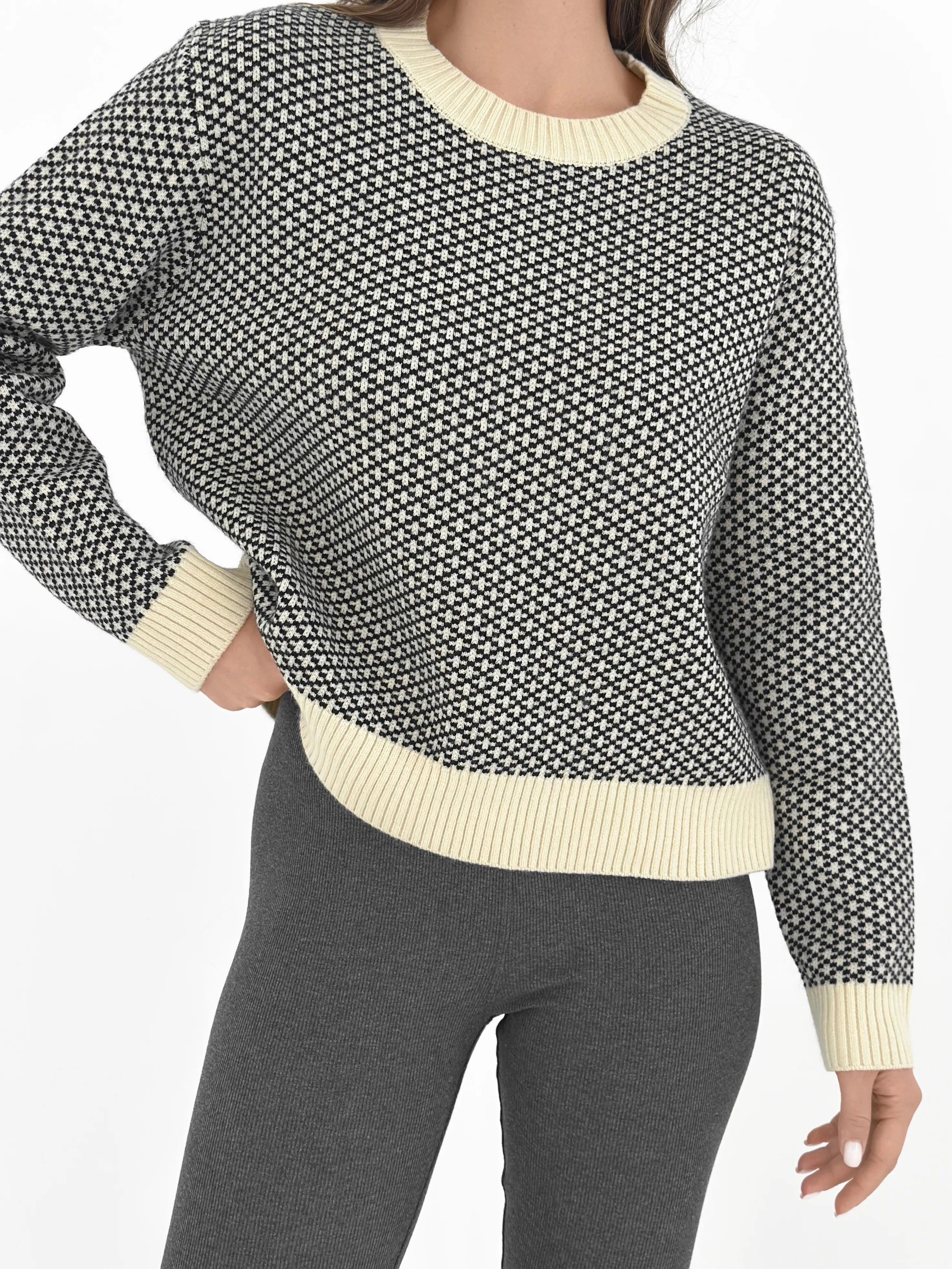 Sweter wełniany we wzory