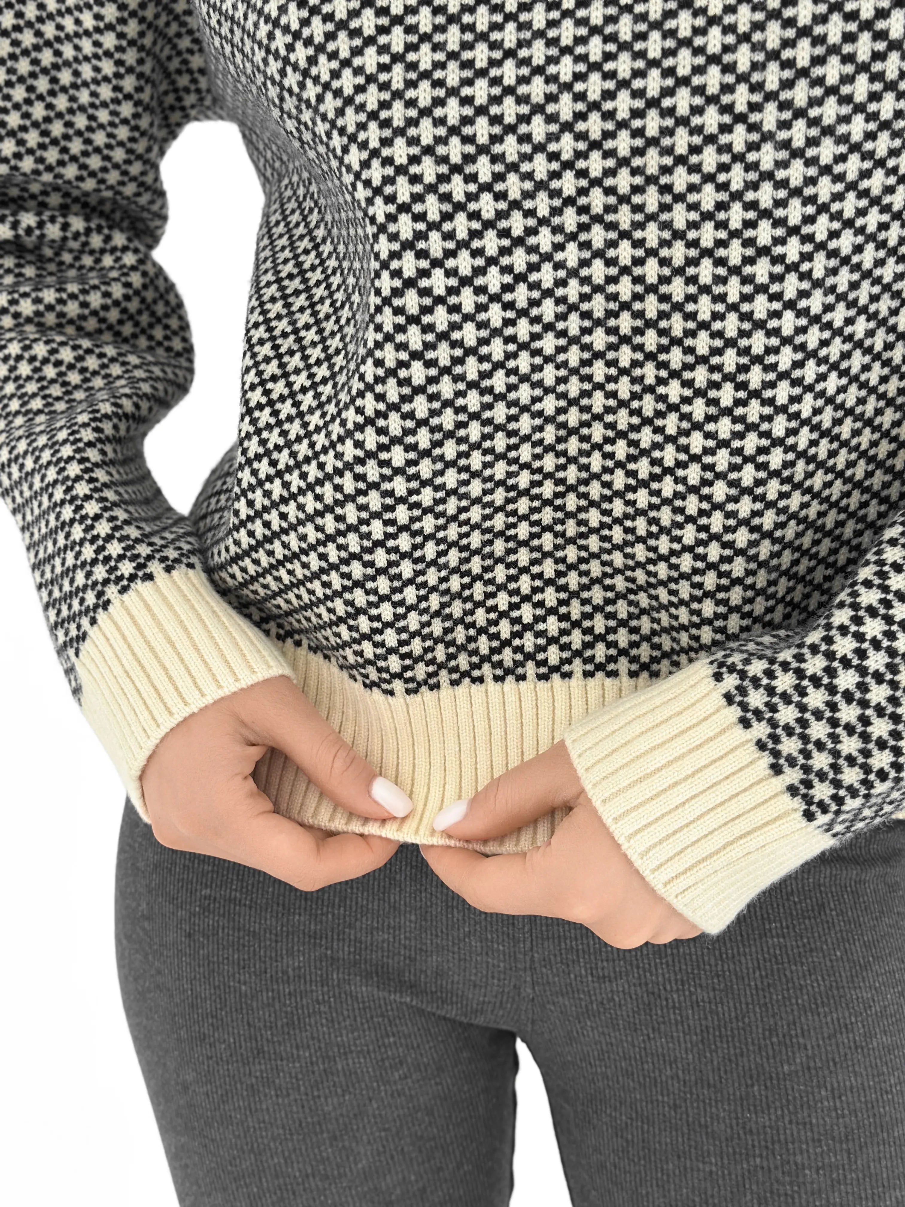 Sweter wełniany we wzory