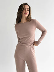 Komplet, dzianina prążkowana, szerokie spodnie i longsleeve, mleczny