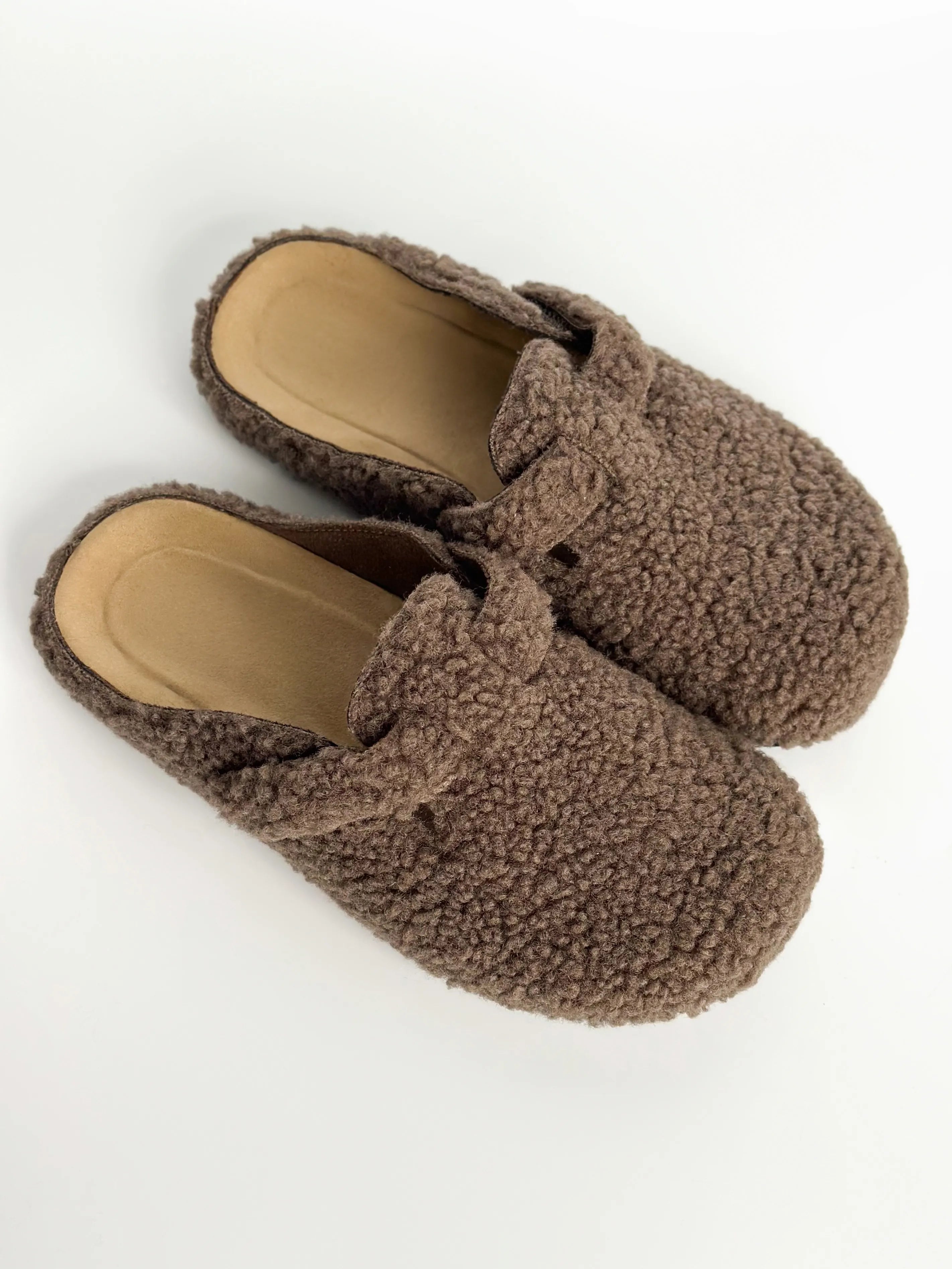 Chodaki damskie Teddy z paskiem, brązowe