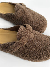 Chodaki damskie Teddy z paskiem, brązowe
