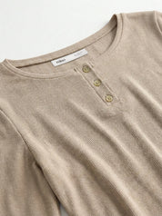 Koszulka longsleeve z dekoltem na guziki, dzianina prążkowana, beżowa