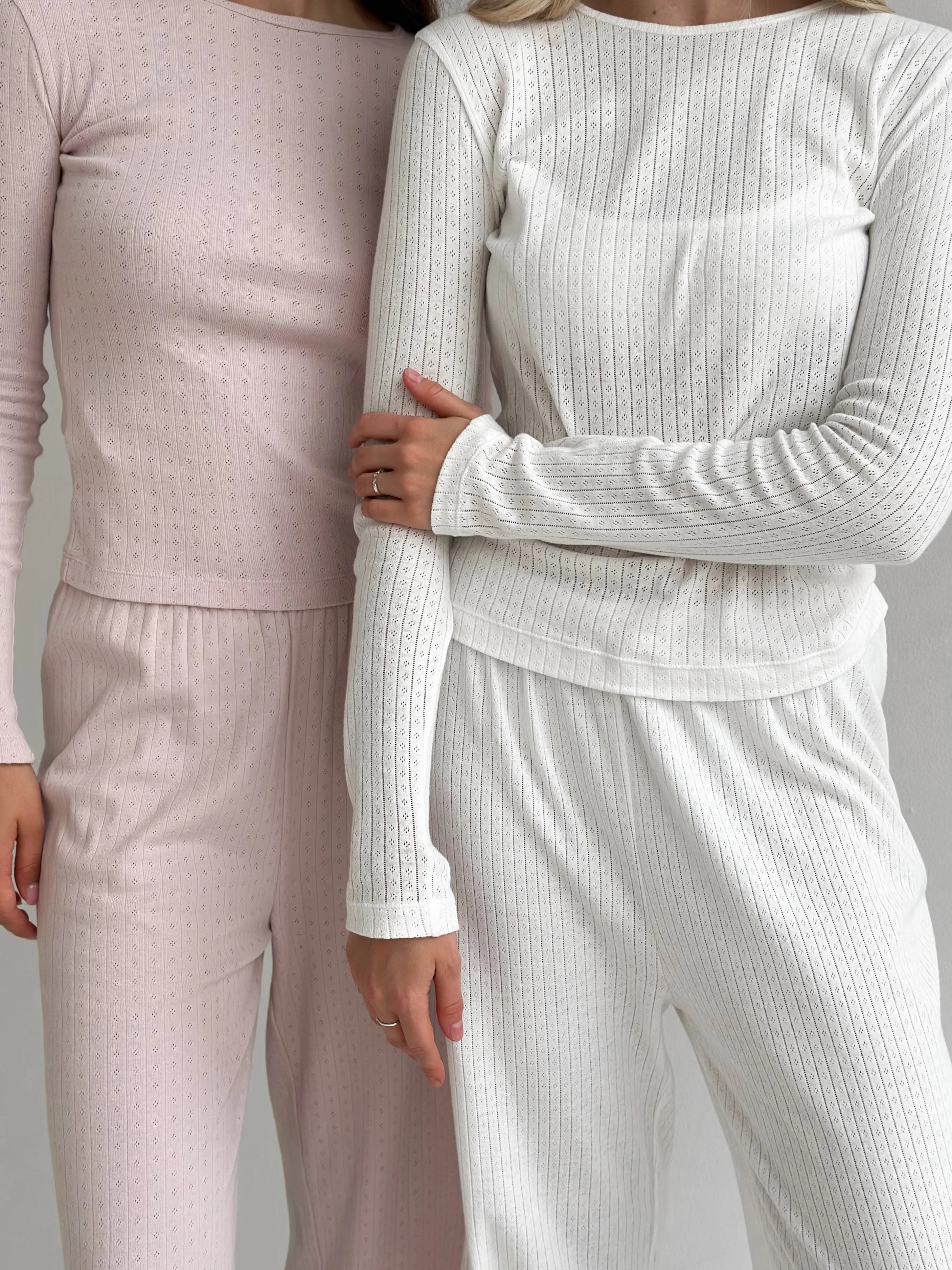 Komplet, dzianina prążkowana, szerokie spodnie i longsleeve, mleczny