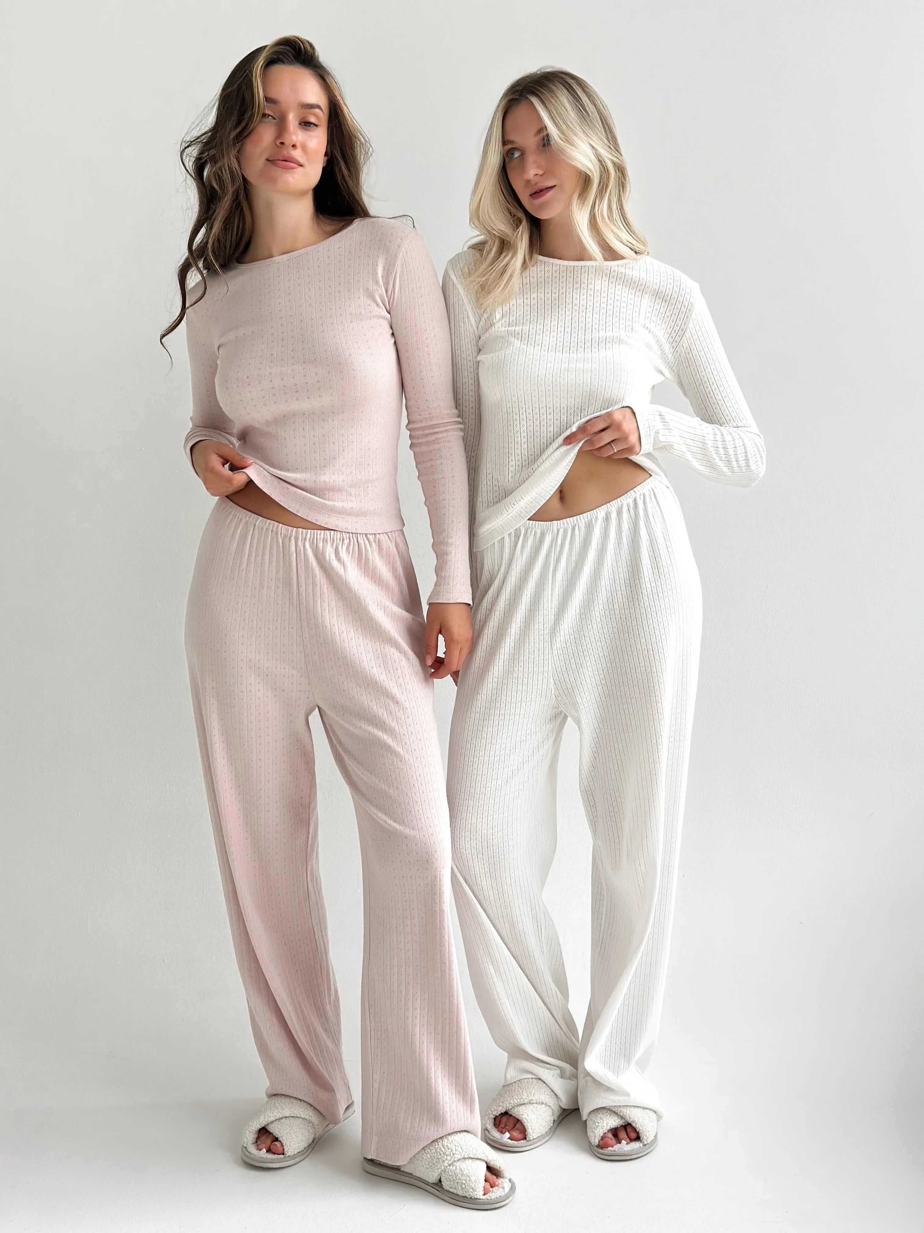 Komplet, dzianina prążkowana, szerokie spodnie i longsleeve, mleczny