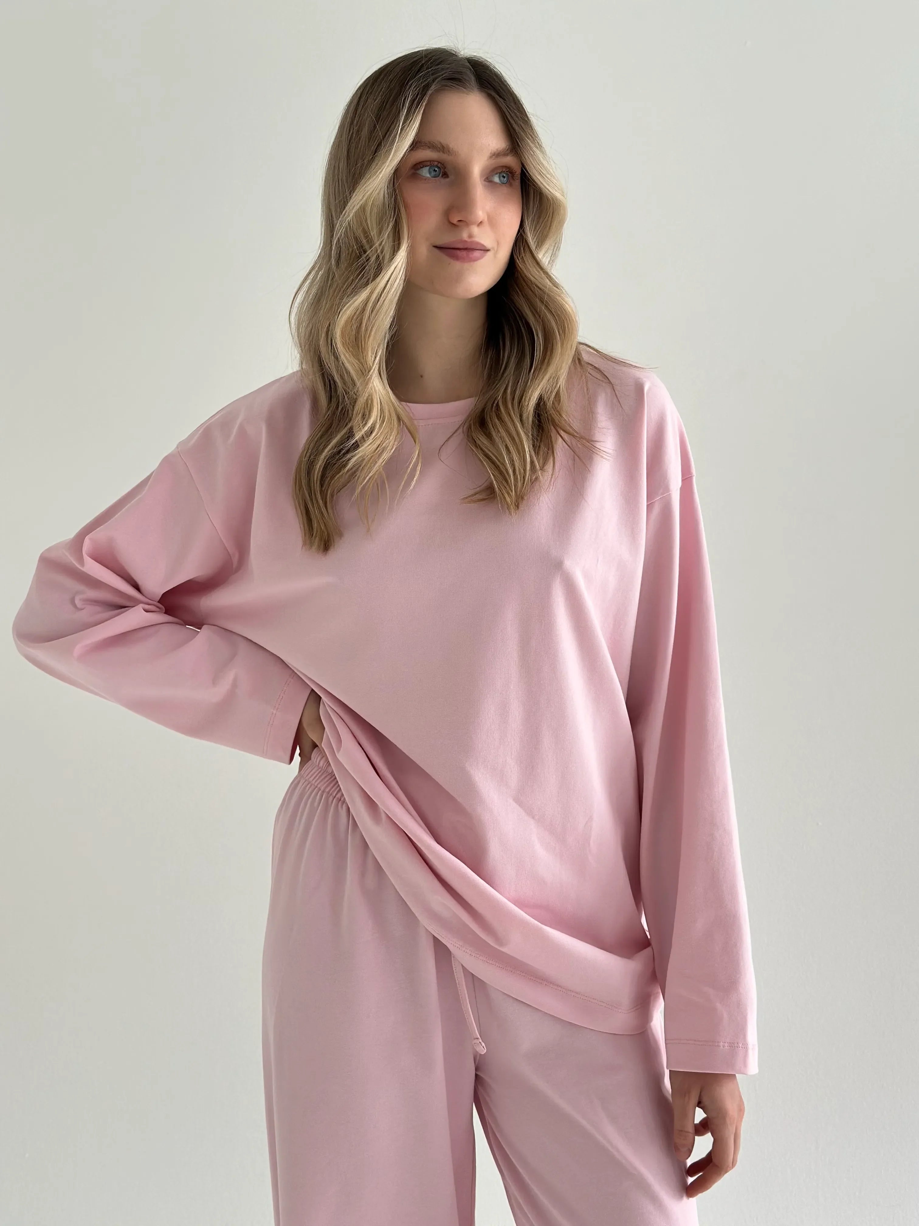 Komplet longsleeve szeroki i spodnie, dzianina single jersey, różowy