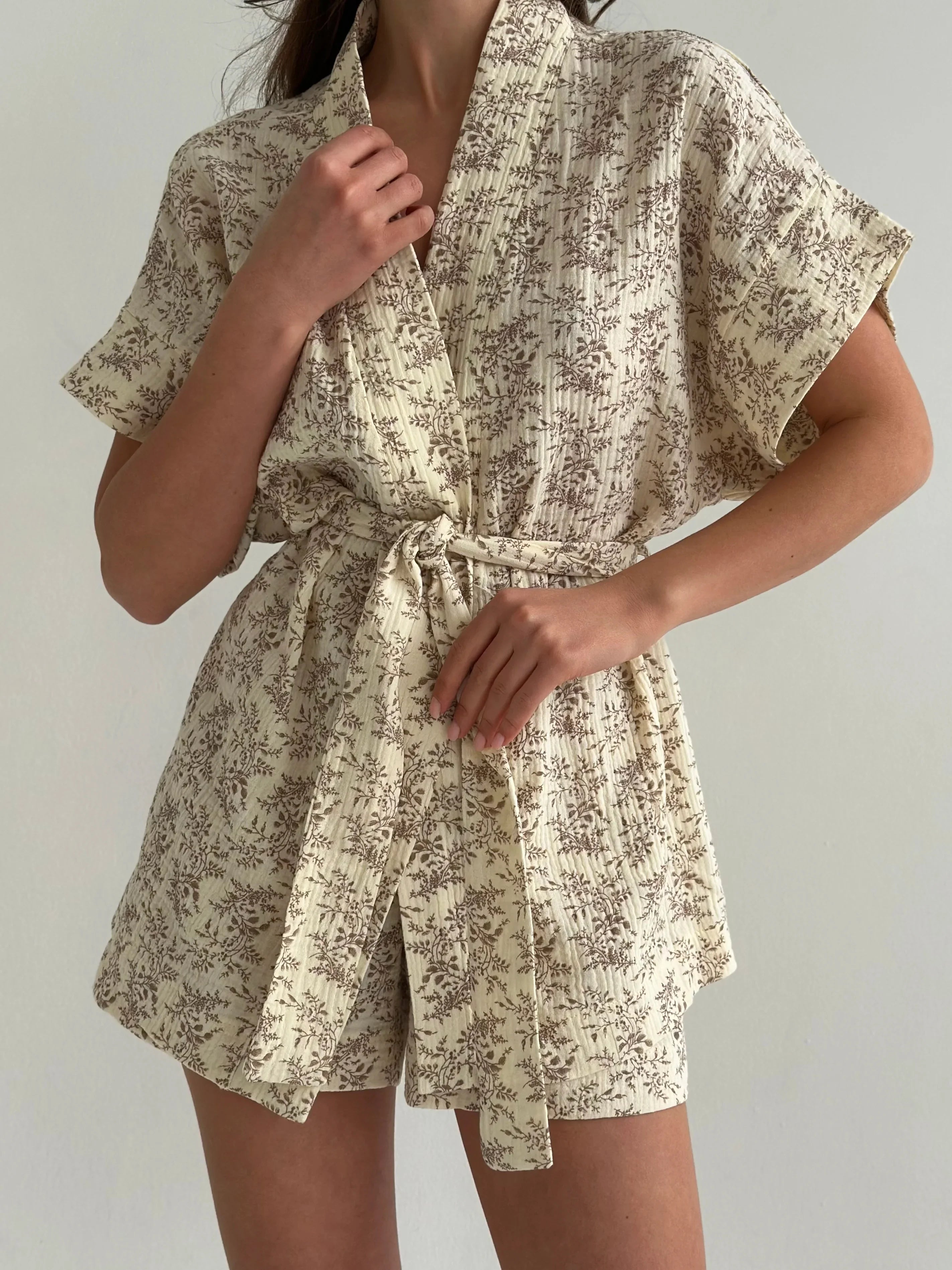 Komplet kimono i szorty, muślin dwuwarstwowy, kremowy w brązowe polne kwiaty