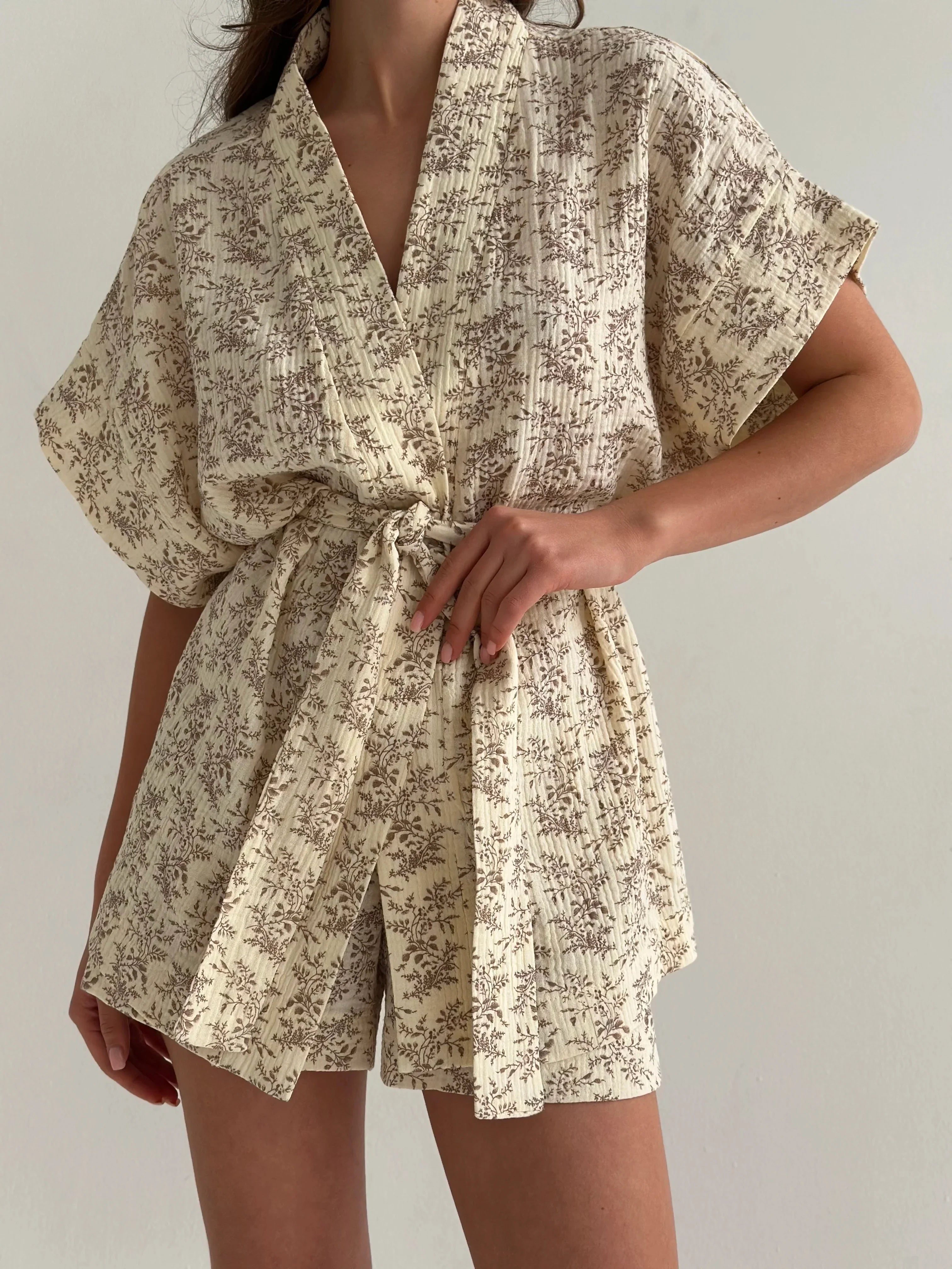 Komplet kimono i szorty, muślin dwuwarstwowy, kremowy w brązowe polne kwiaty