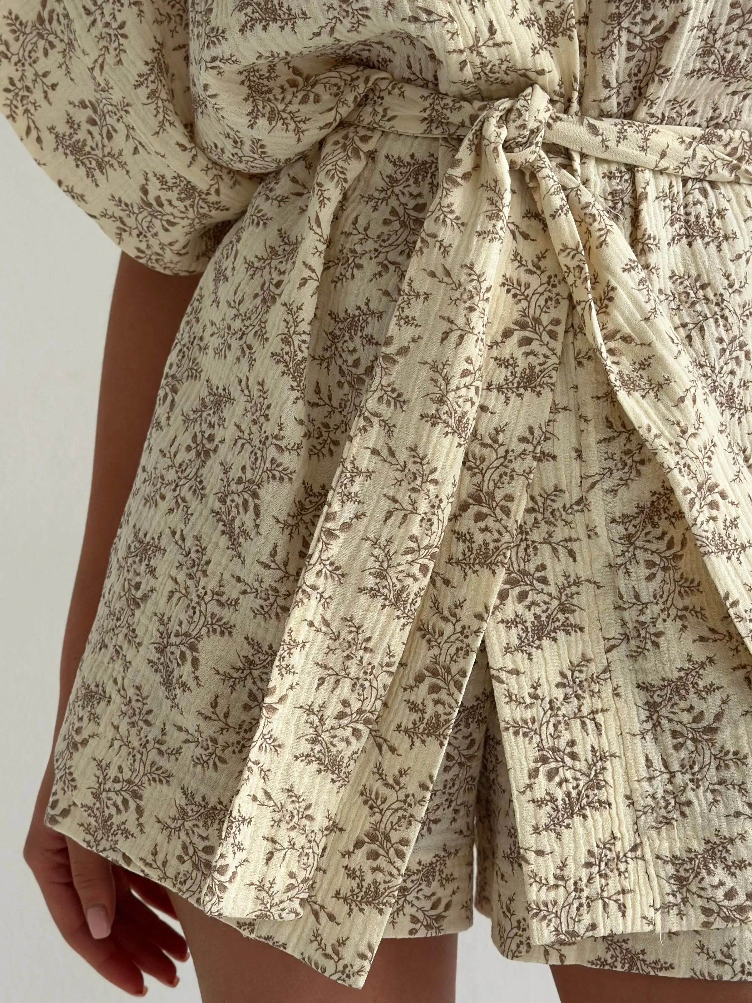 Komplet kimono i szorty, muślin dwuwarstwowy, kremowy w brązowe polne kwiaty