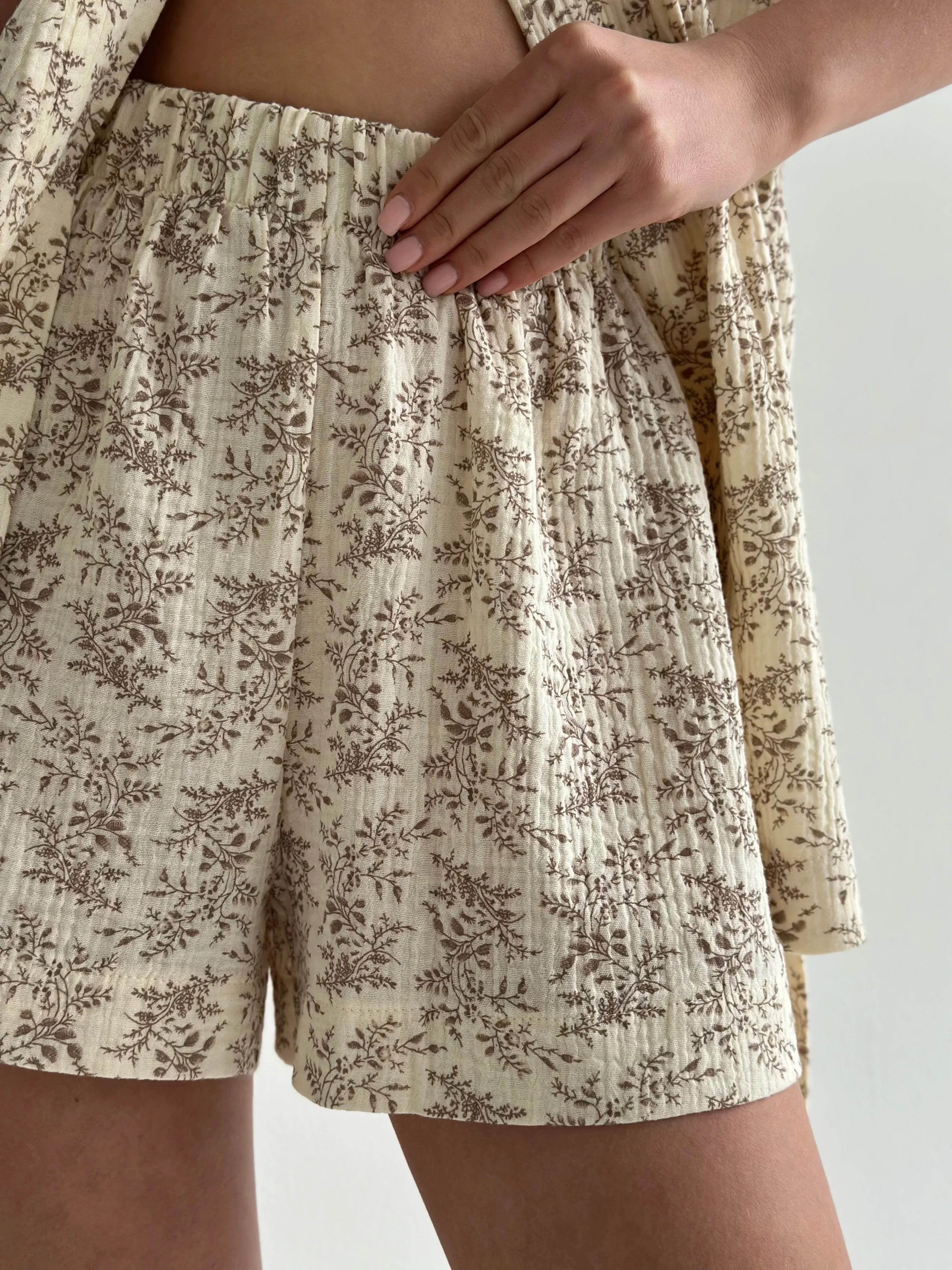Komplet kimono i szorty, muślin dwuwarstwowy, kremowy w brązowe polne kwiaty