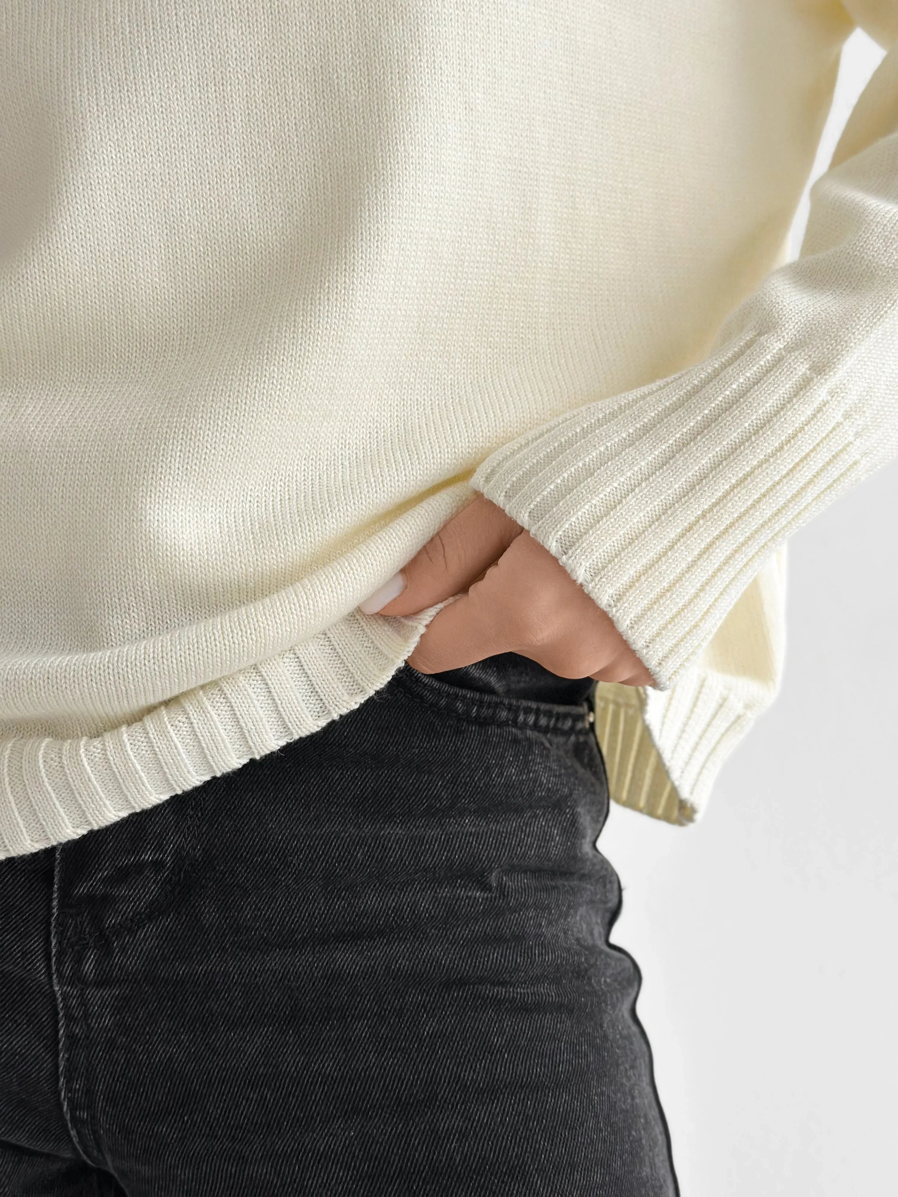 Sweter dziany, kremowy