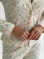 Komplet, longsleeve z guzikami i spodnie, prążek, kolorowy wzór na mlecznym