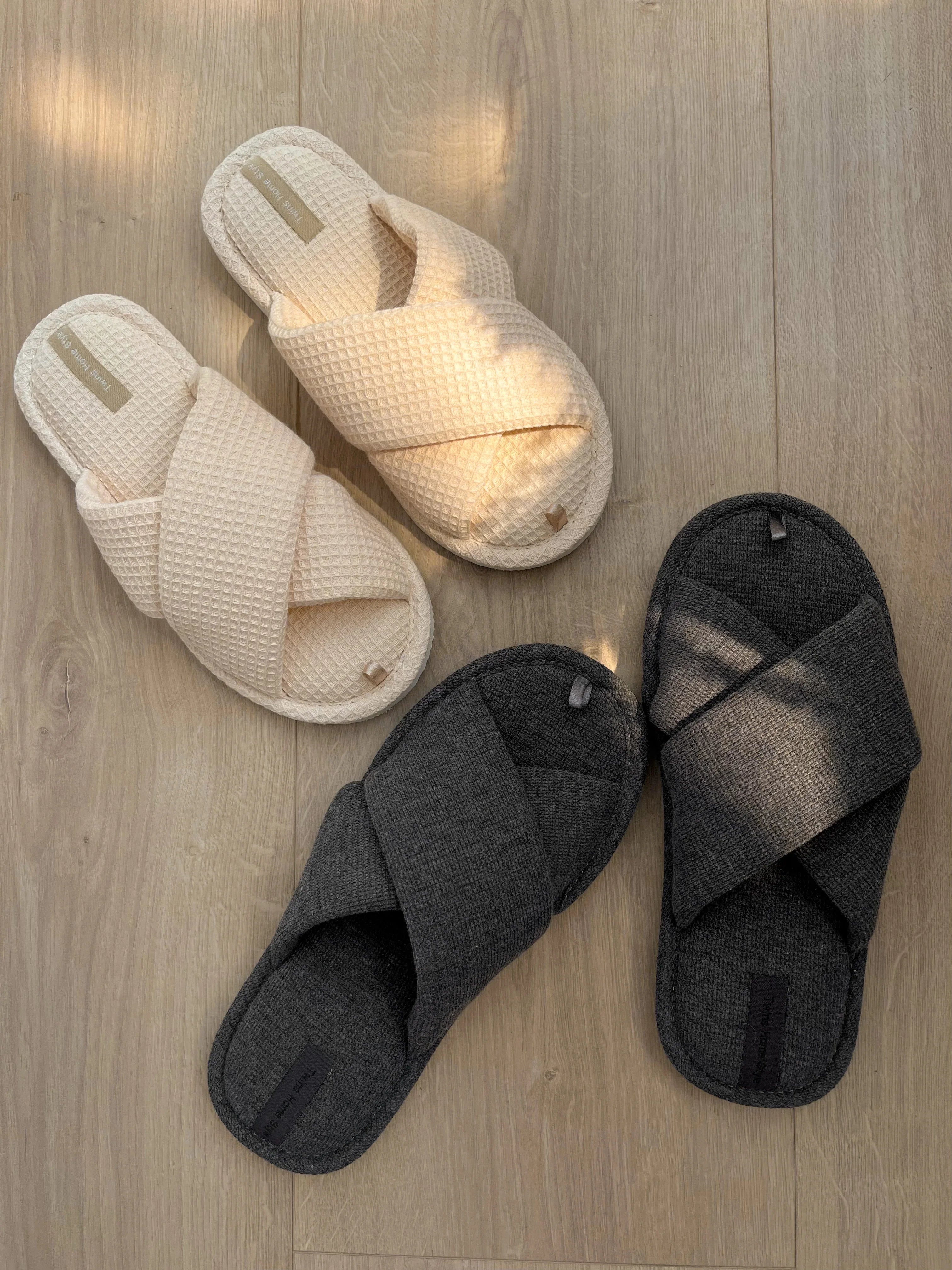 Kapcie damskie HS-VL waflowe, cappuccino