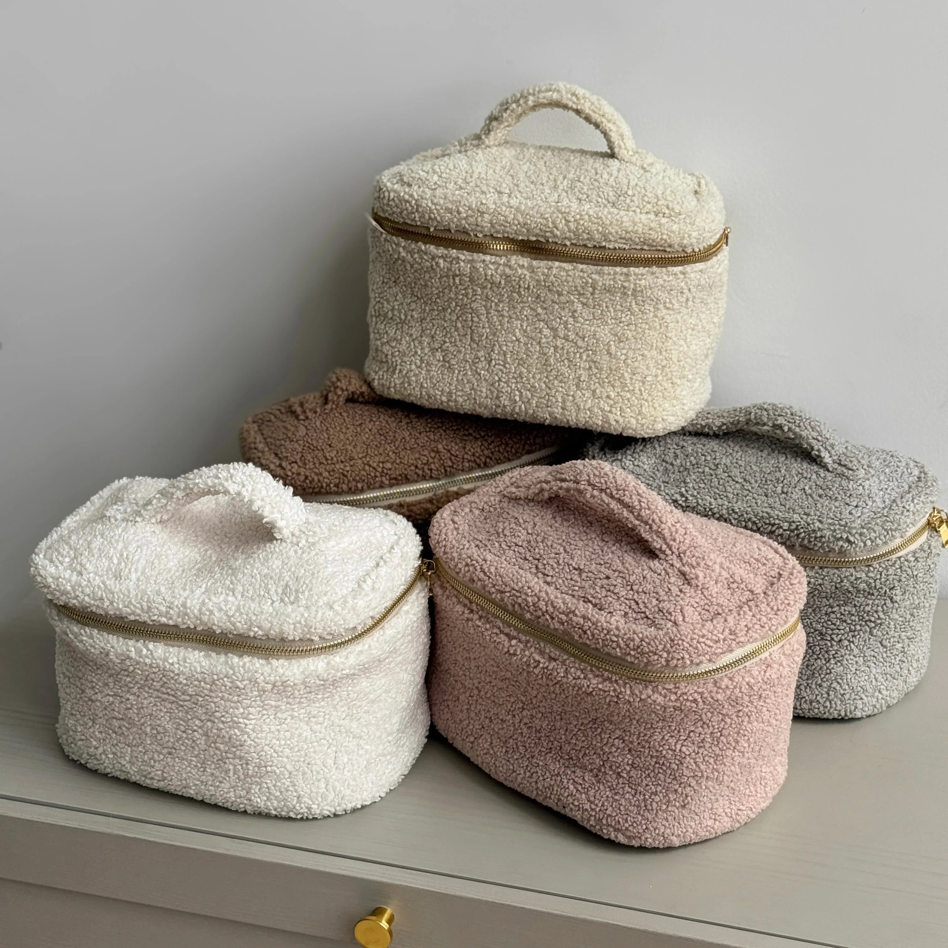 Kosmetyczka TEDDY, beżowa, średnia kuferek