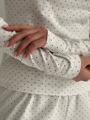 Komplet longsleeve i spodnie szerokie, dzianina, biały w granatowe groszki