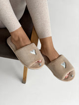 Kapcie damskie domowe HS-LUX futrzane Serce mini, latte