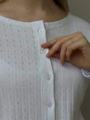 Koszulka longsleeve rozpinana z guzikami, z ribany prążkowanej, biała