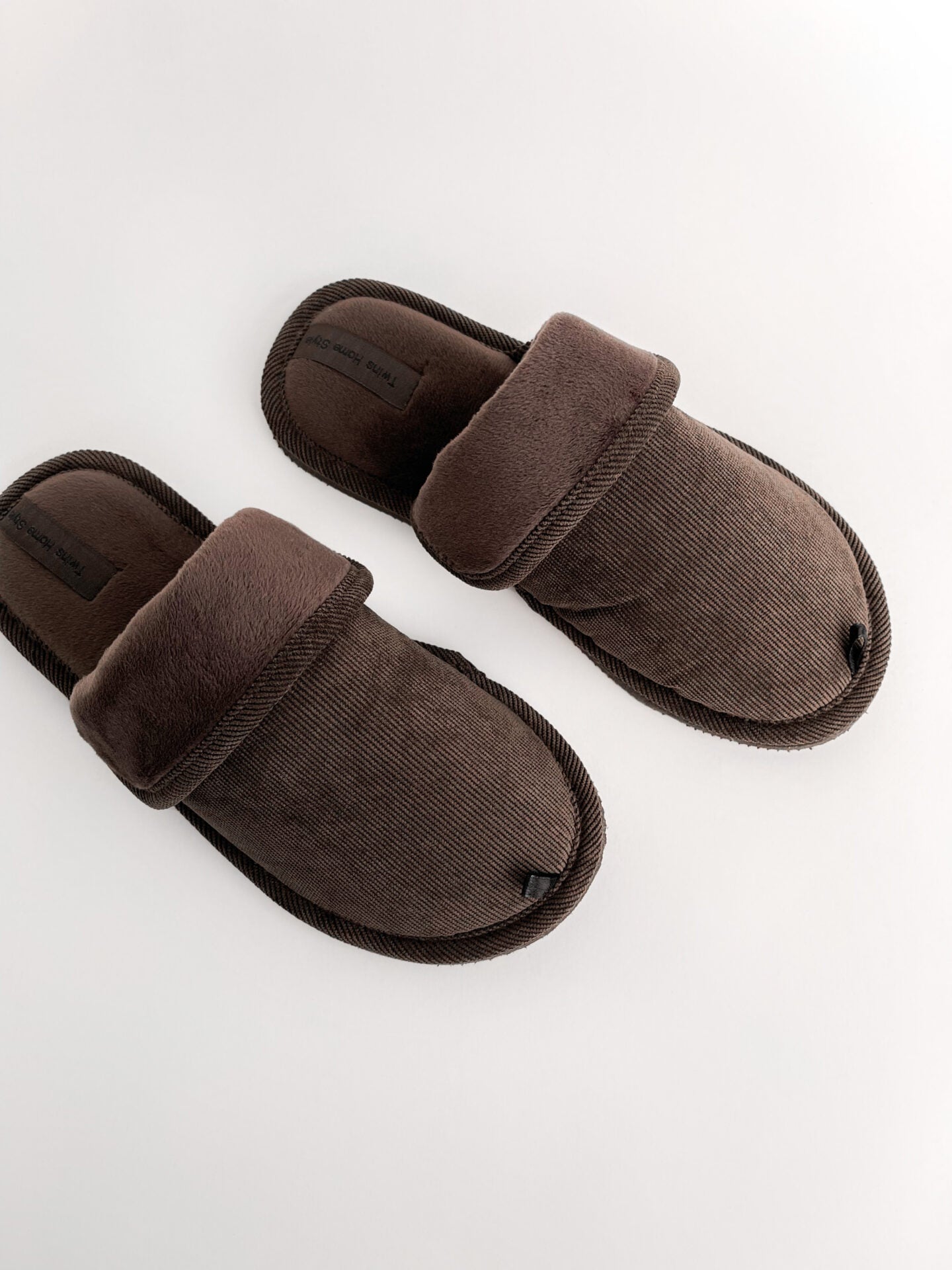Kapcie męskie HS-OZ VELVET, z futrem wewnątrz, brązowe
