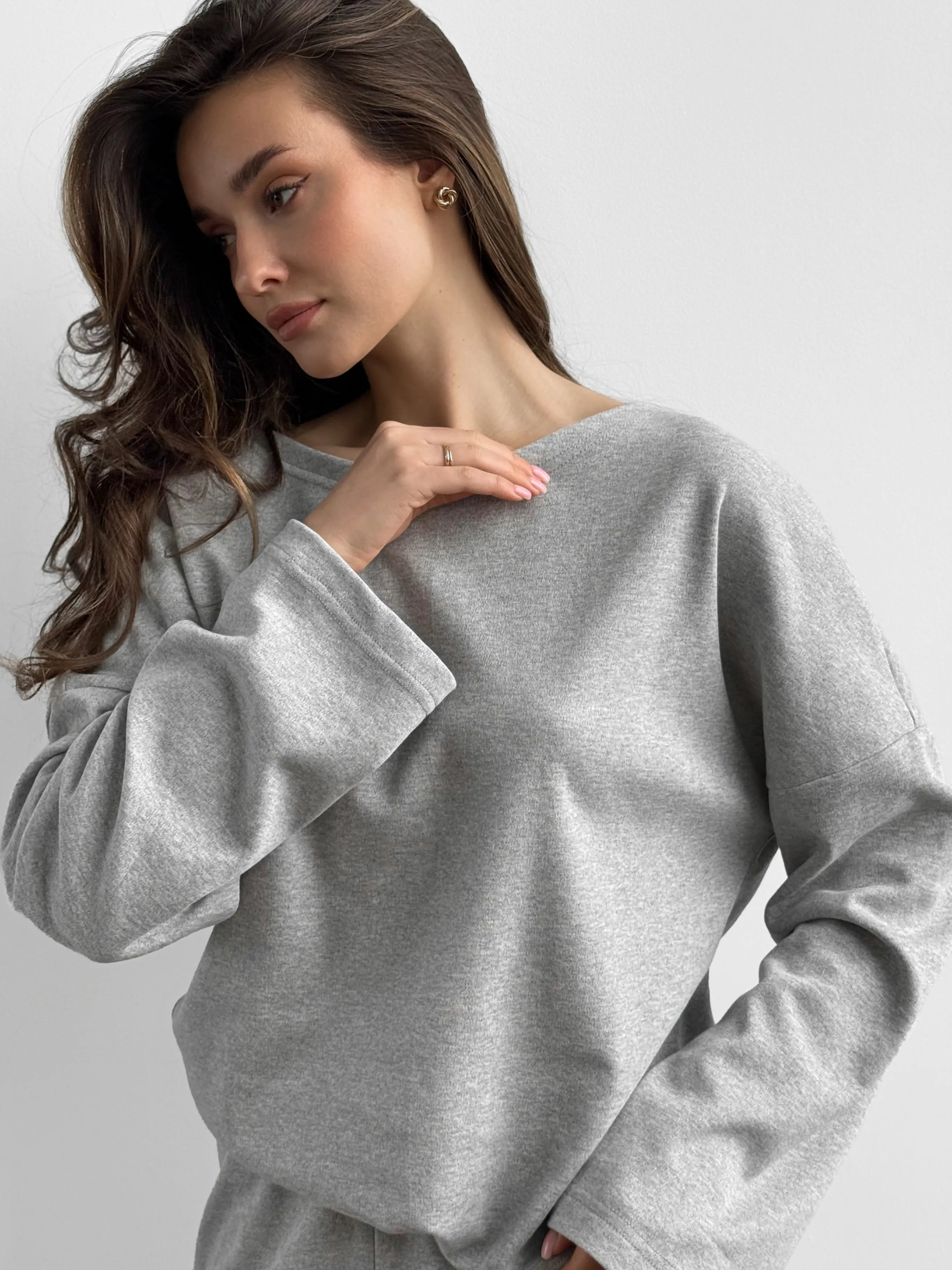 Komplet longsleeve i spodnie szerokie, z dzianiny, szary