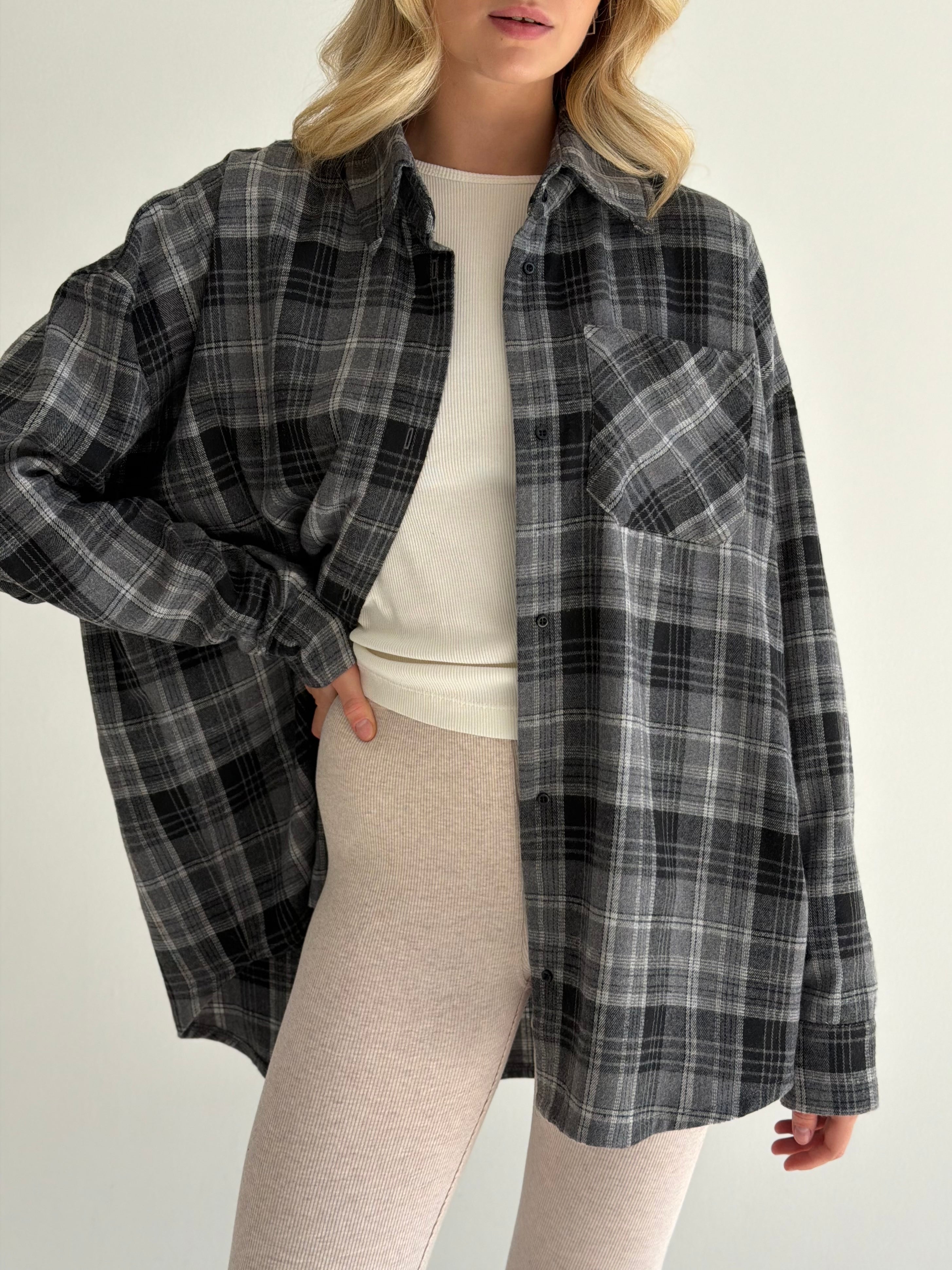 Koszula flanelowa w ciemnoszarą kratę, One Size