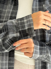 Koszula flanelowa w ciemnoszarą kratę, One Size