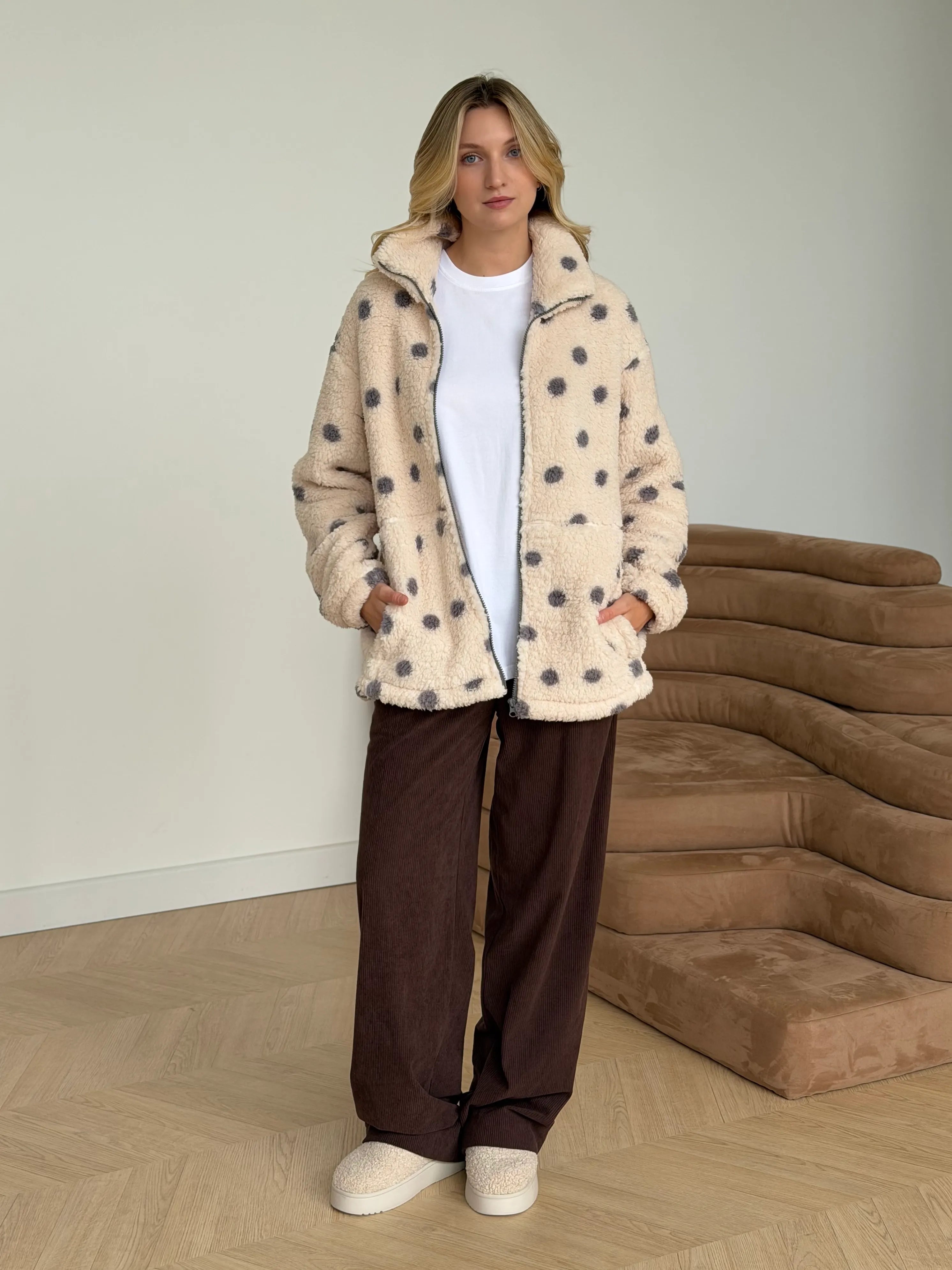 Bluza TEDDY na zamek ze stójką, czarna w groszki