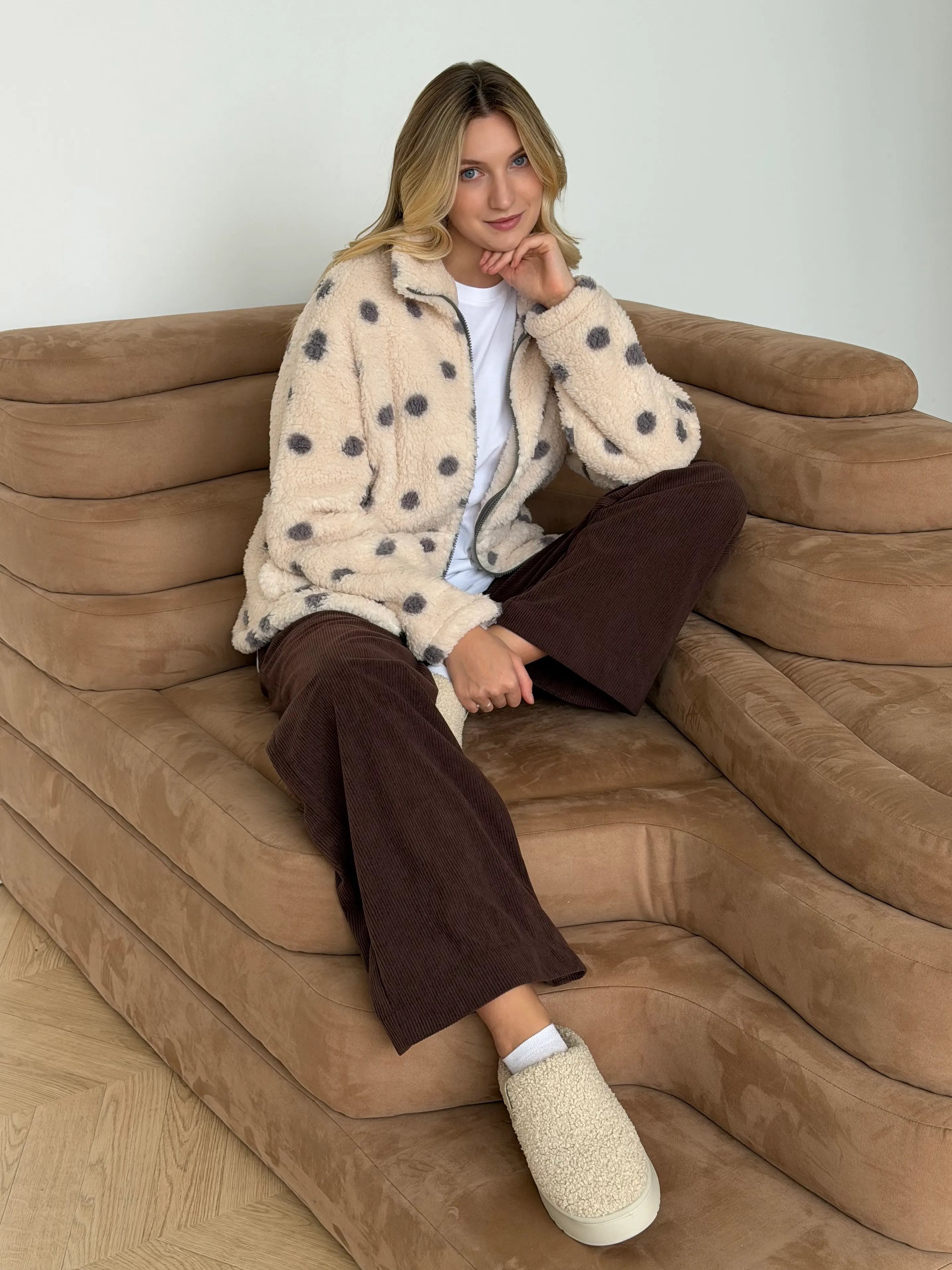 Bluza TEDDY na zamek ze stójką, czarna w groszki