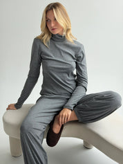 Longsleeve Soft Touch z dzianiny z wysokim kołnierzem, ciemnoszary