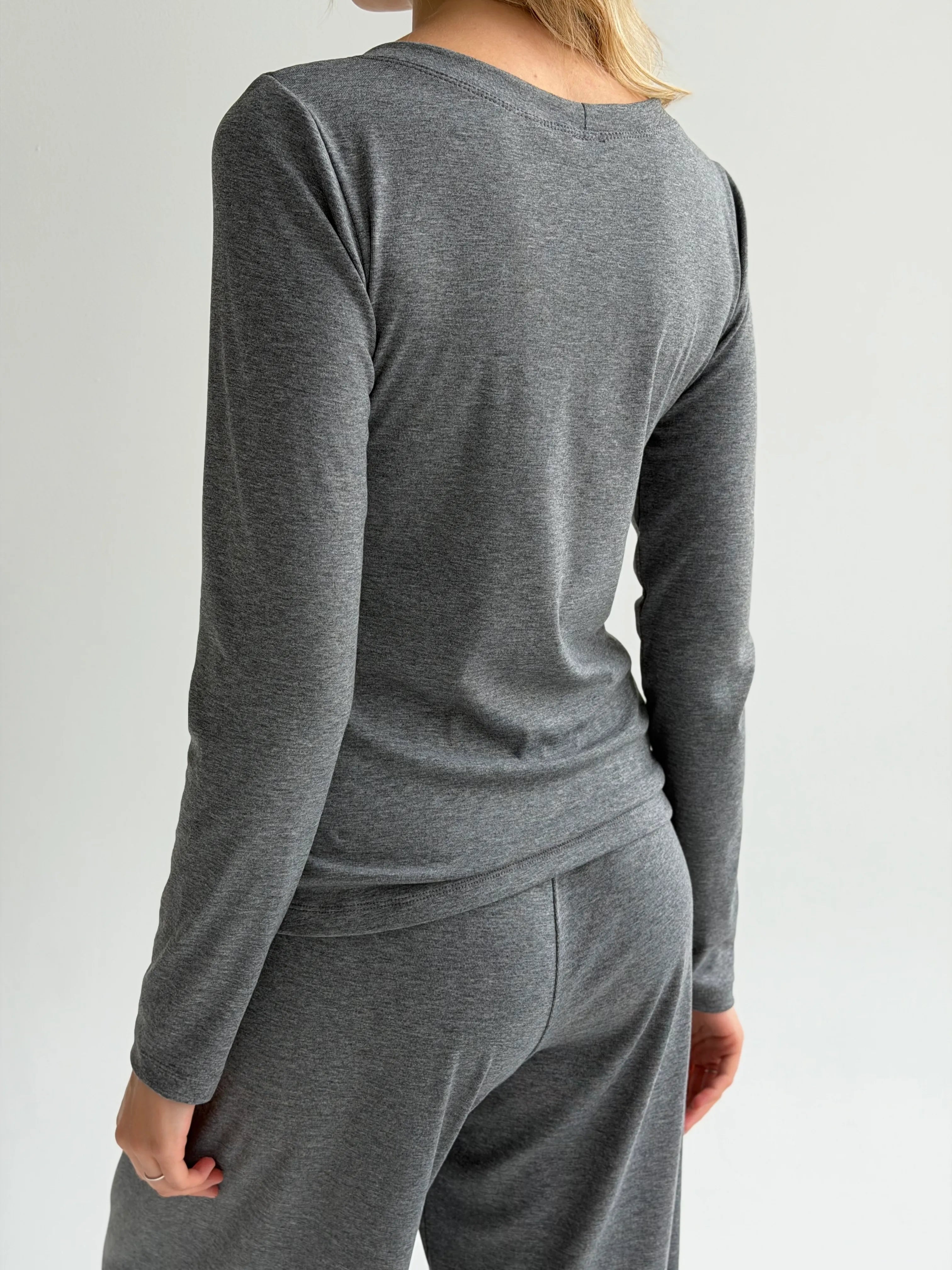 Longsleeve Soft Touch z dzianiny z dekoltem w serek, ciemnoszary