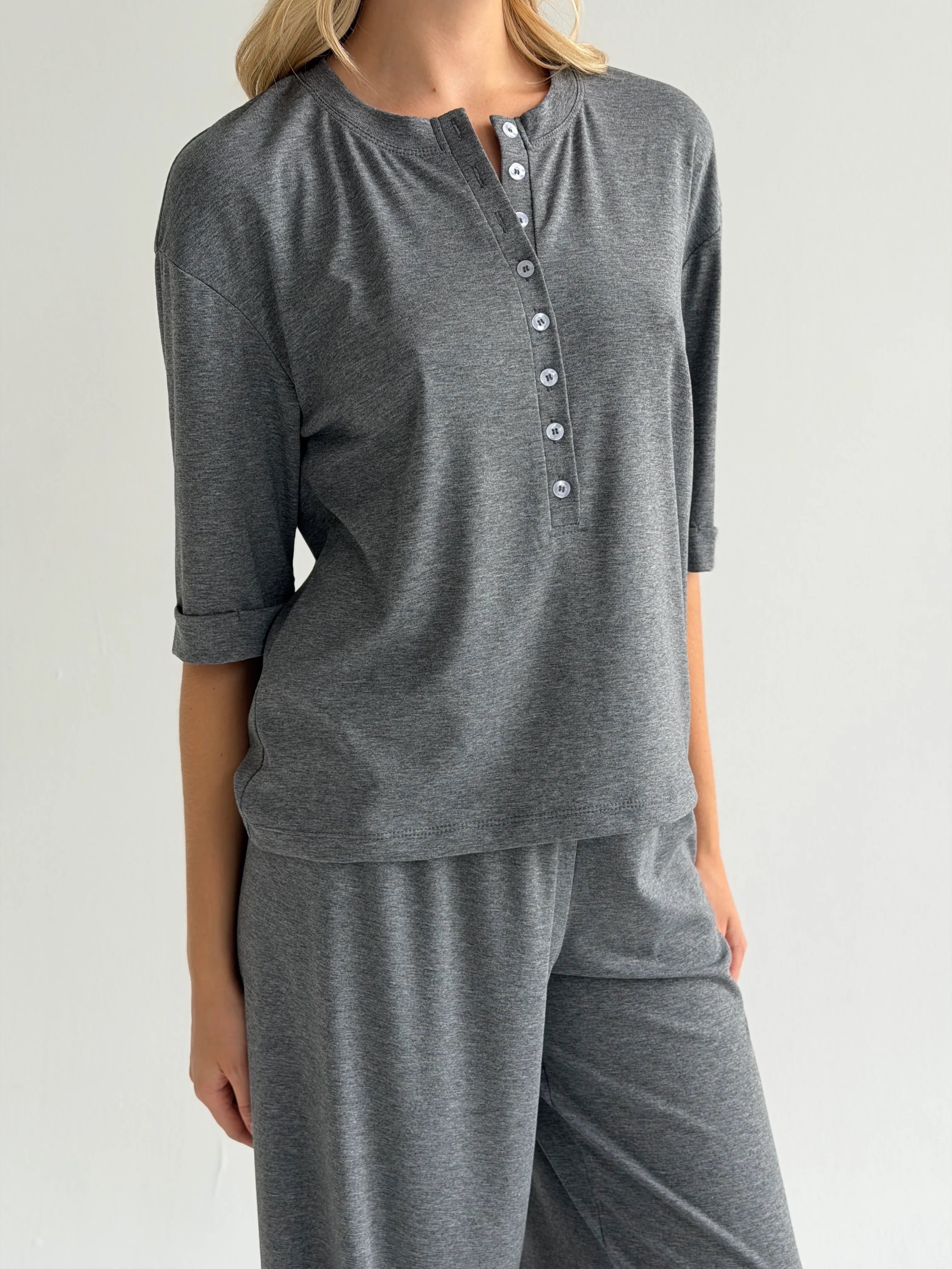 Komplet Soft Touch z dzianiny longsleeve i spodnie typu szarawary, ciemnoszary