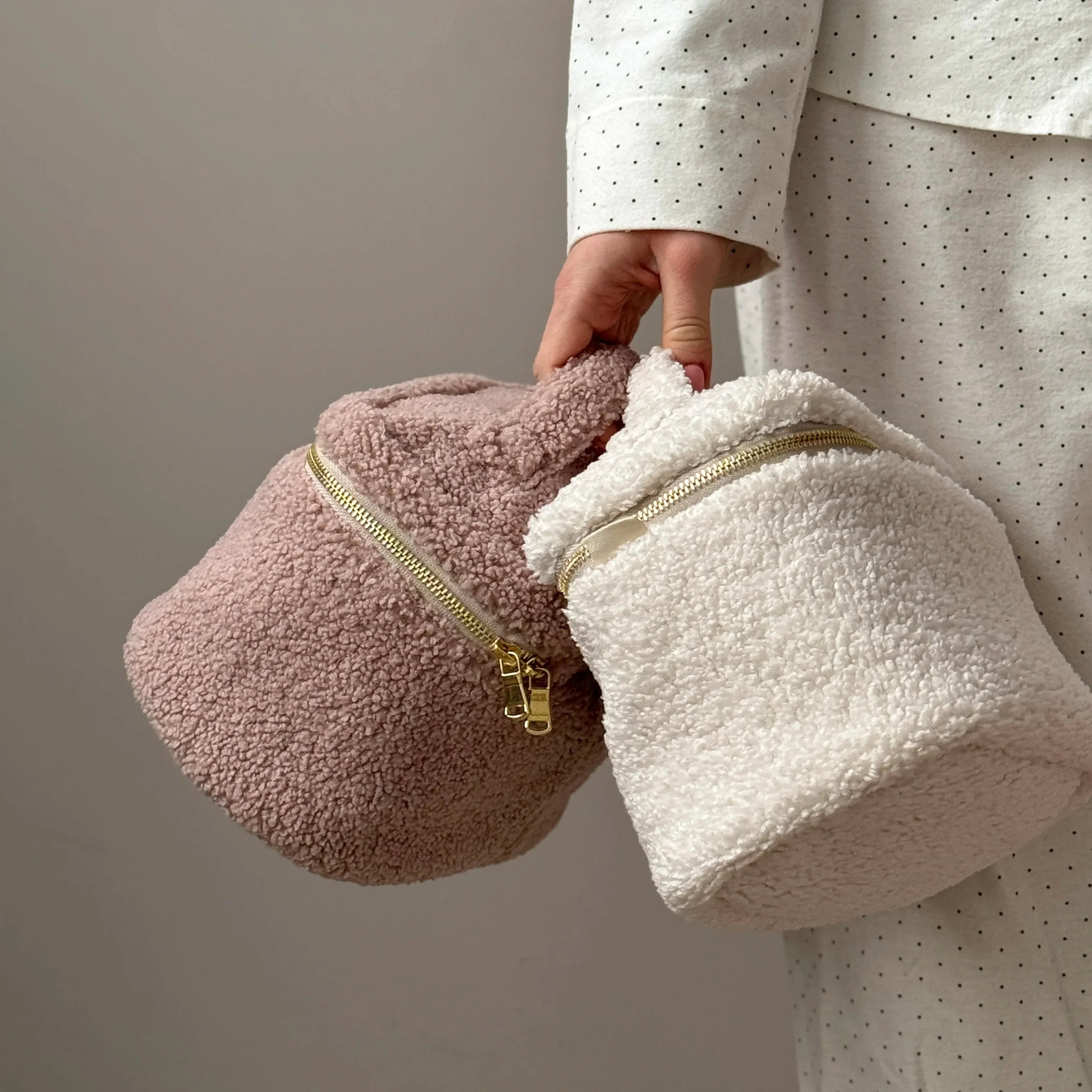 Kosmetyczka TEDDY, pudrowa, średnia kuferek
