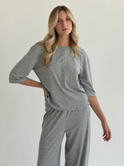 Komplet Soft Touch z dzianiny longsleeve i spodnie typu szarawary, szary