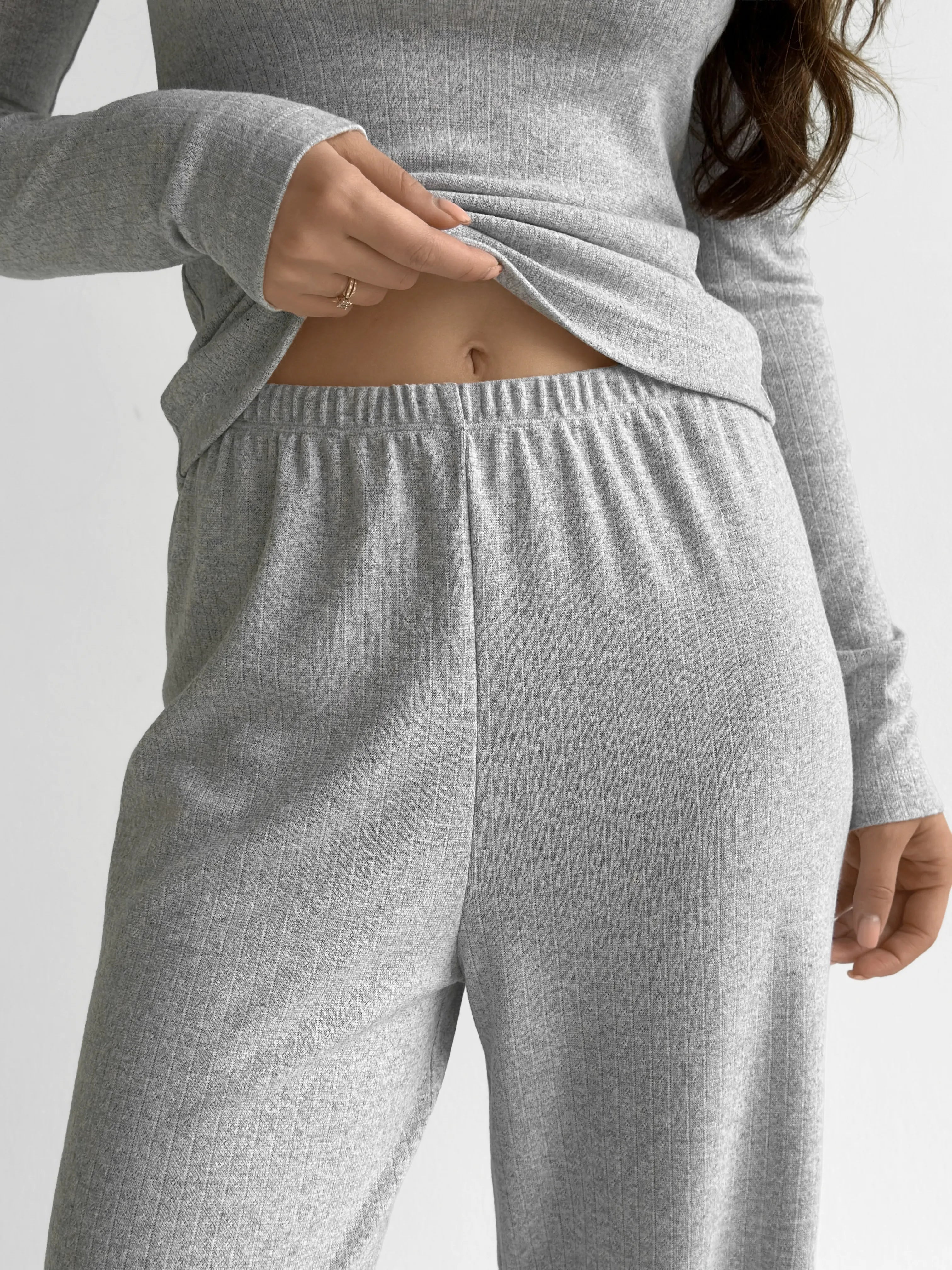 Komplet, dzianina prążkowana, szerokie spodnie i longsleeve, szary