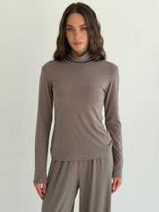Longsleeve Soft Touch z dzianiny z wysokim kołnierzem, beżowy