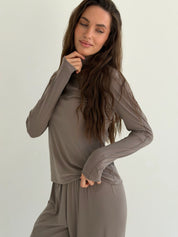 Longsleeve Soft Touch z dzianiny z wysokim kołnierzem, beżowy