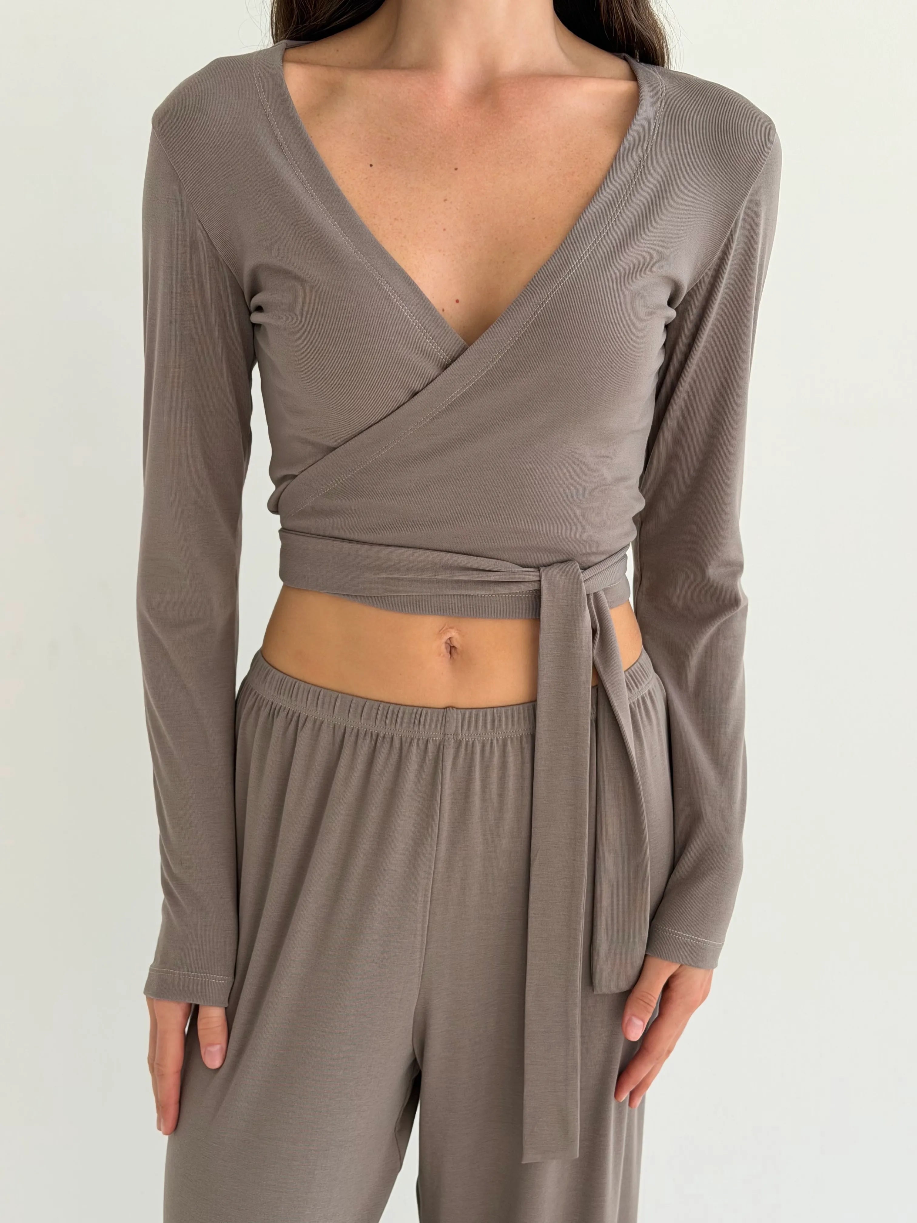 Longsleeve Soft Touch z dzianiny z wiązaniami, beżowy