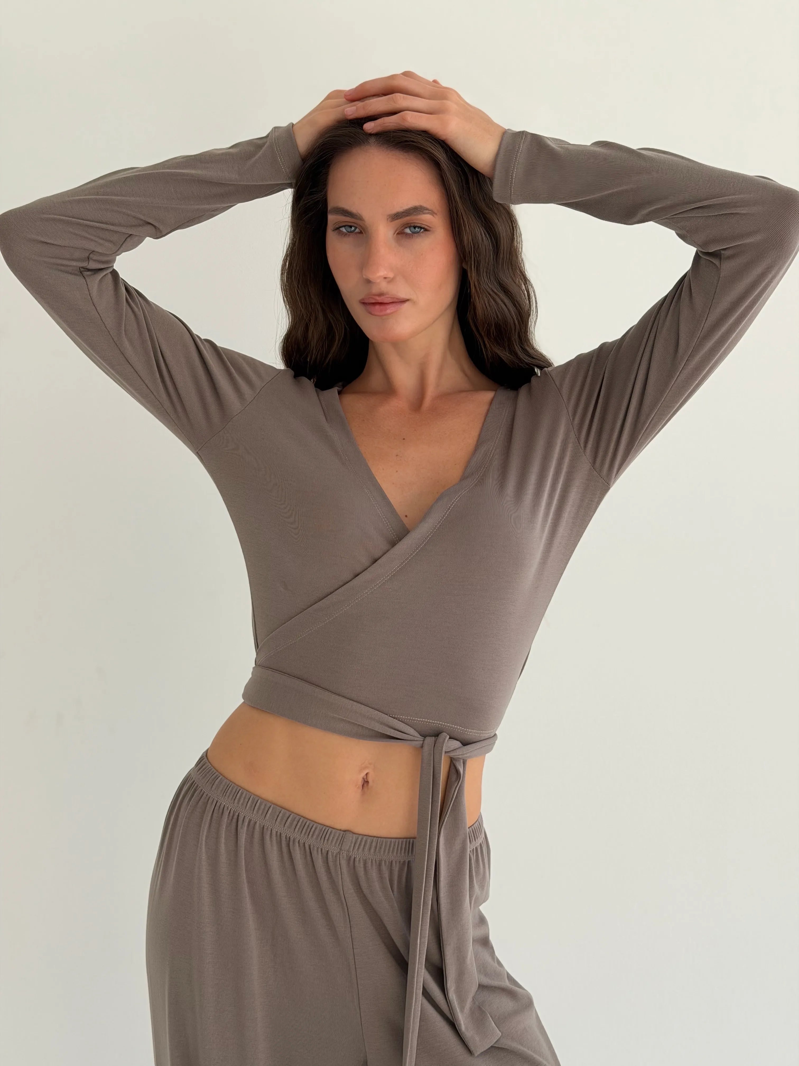 Longsleeve Soft Touch z dzianiny z wiązaniami, beżowy