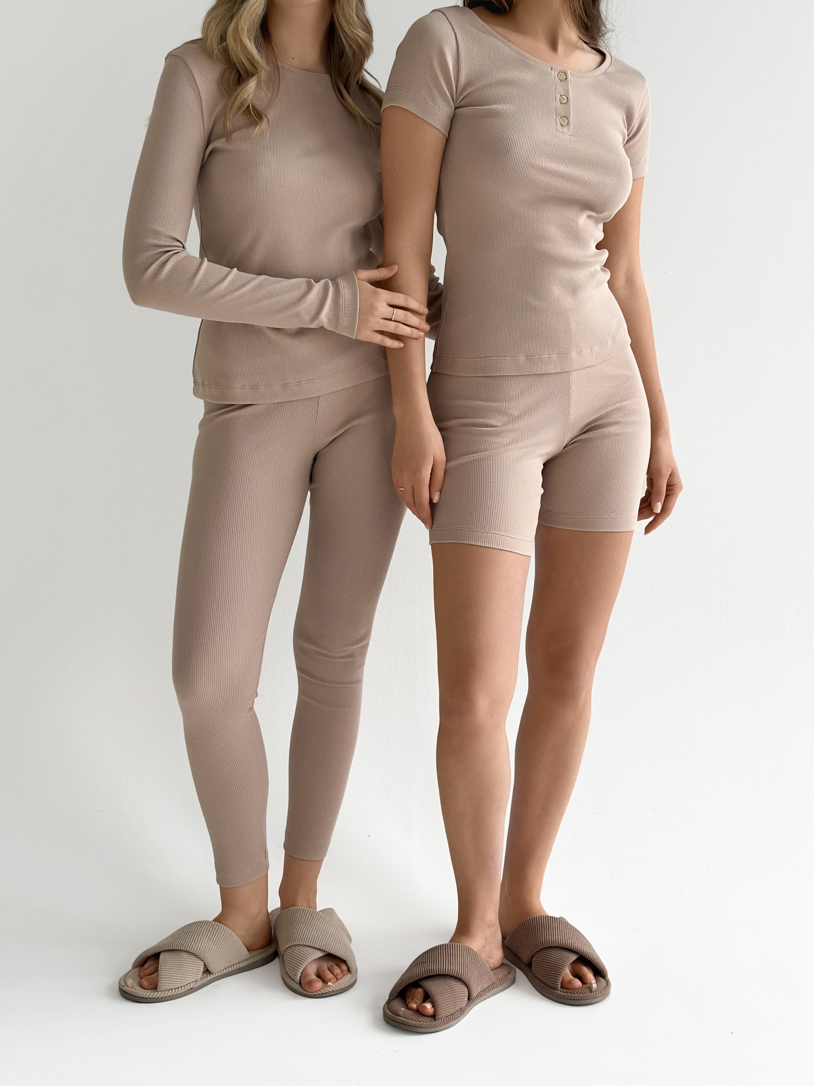 Legginsy, dzianina prążkowana, beżowe