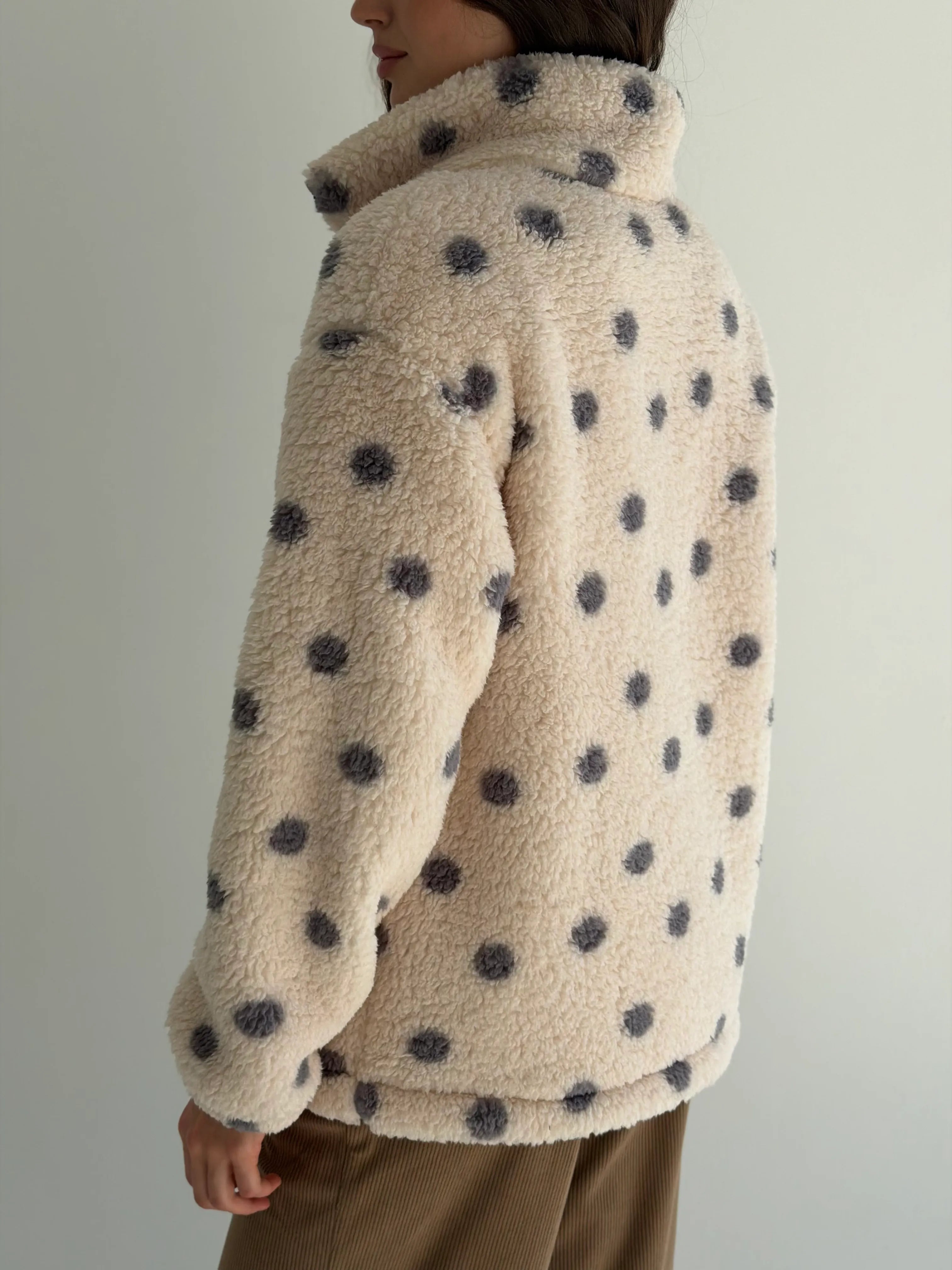 Bluza TEDDY na zamek ze stójką, czarna w groszki