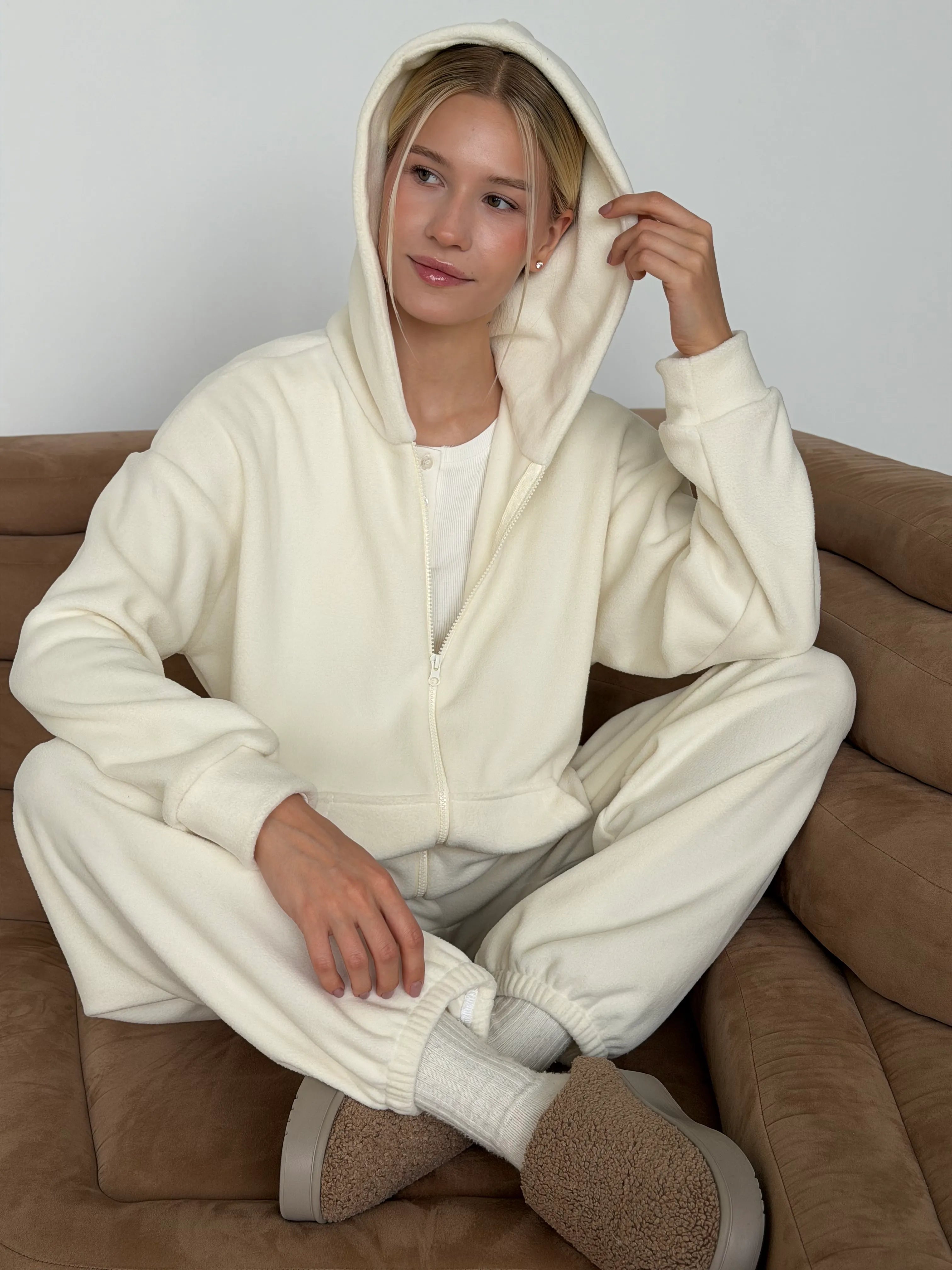 Komplet polarowy bluza i spodnie, mleczny