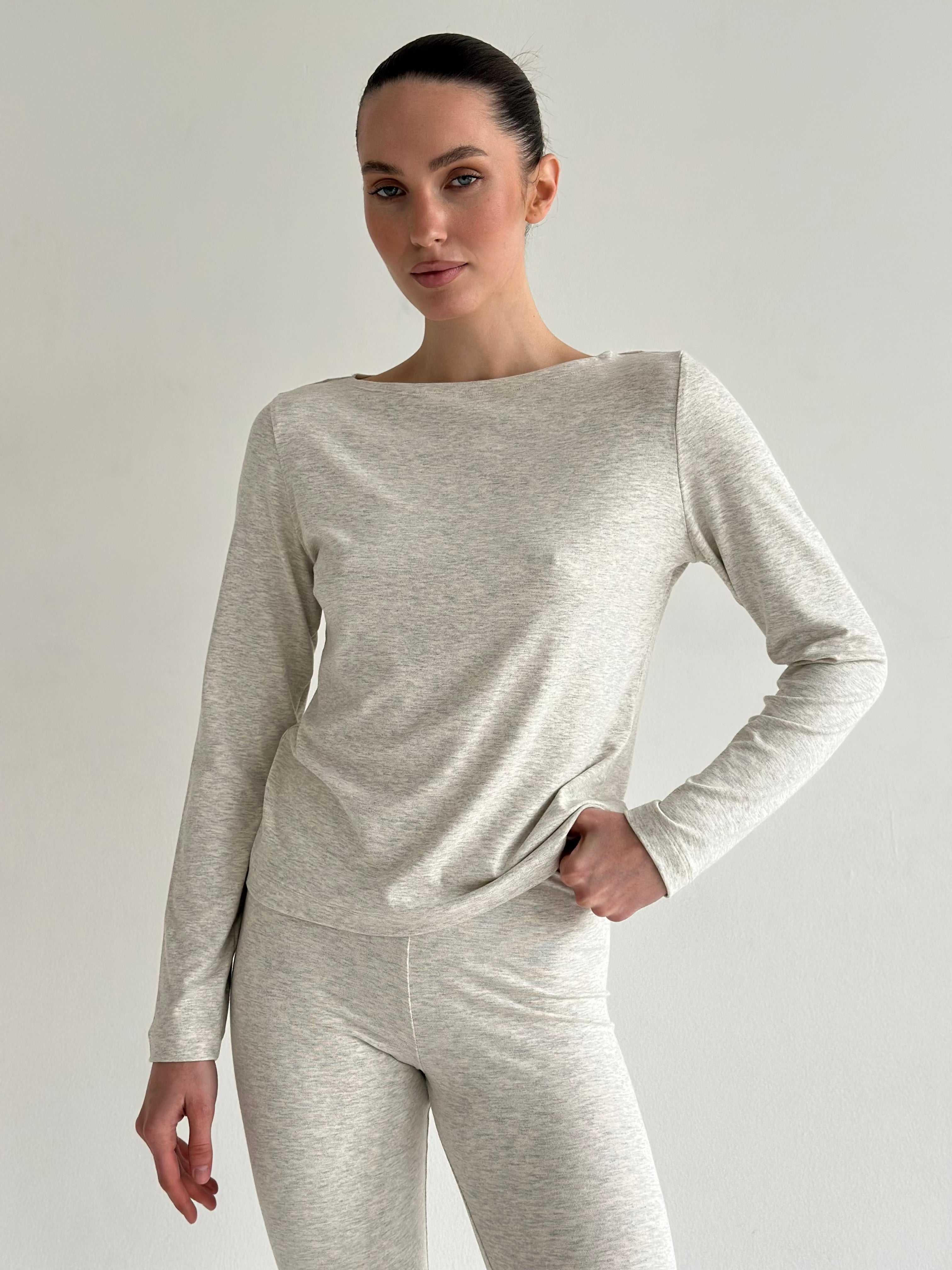 Komplet „Delicacy” koszulka longsleeve z dekoltem łódka i legginsy, z dzianiny, beżowo-szary