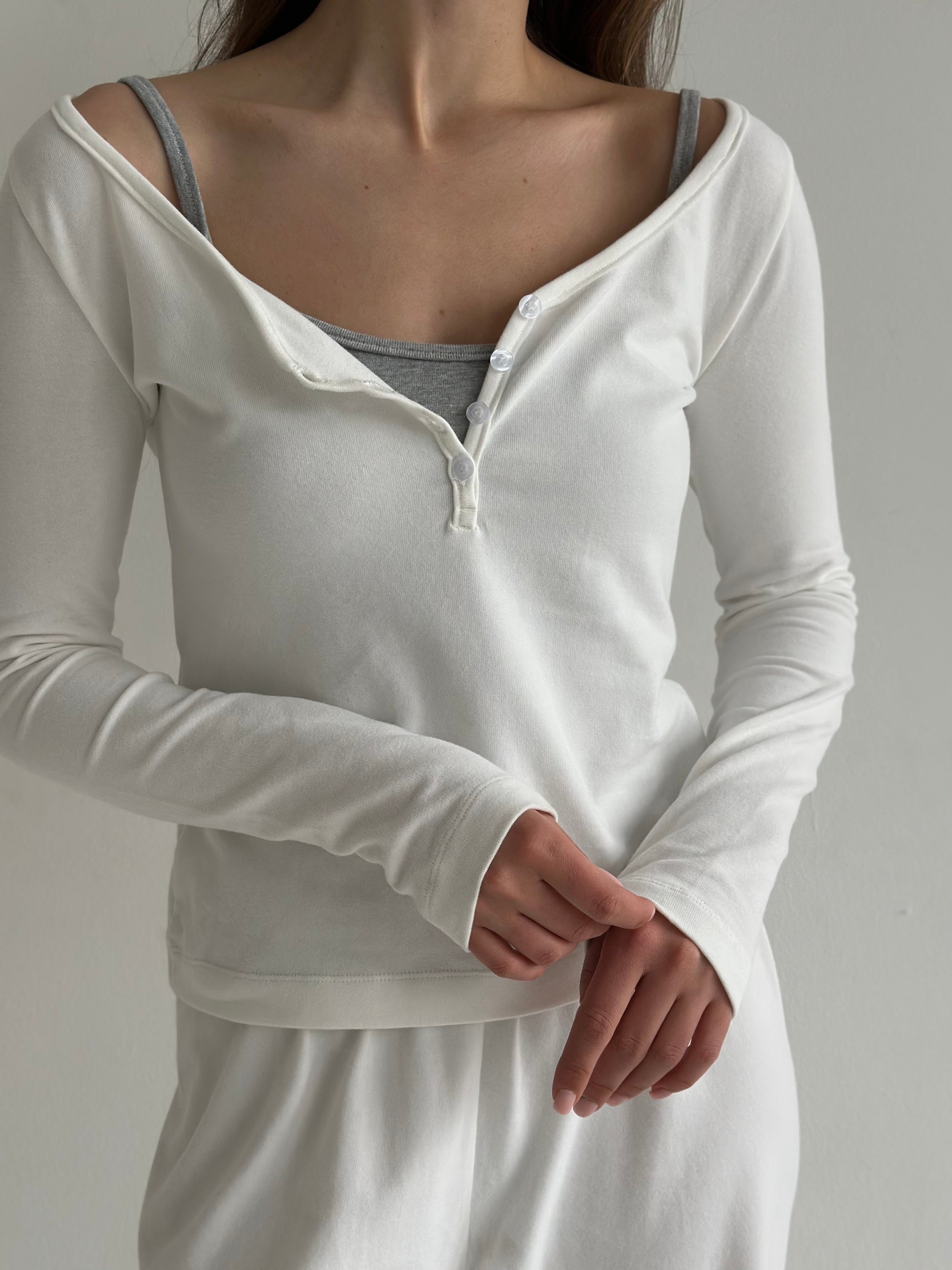 Longsleeve z dekoltem w serek „Delicacy", dzianina, biały