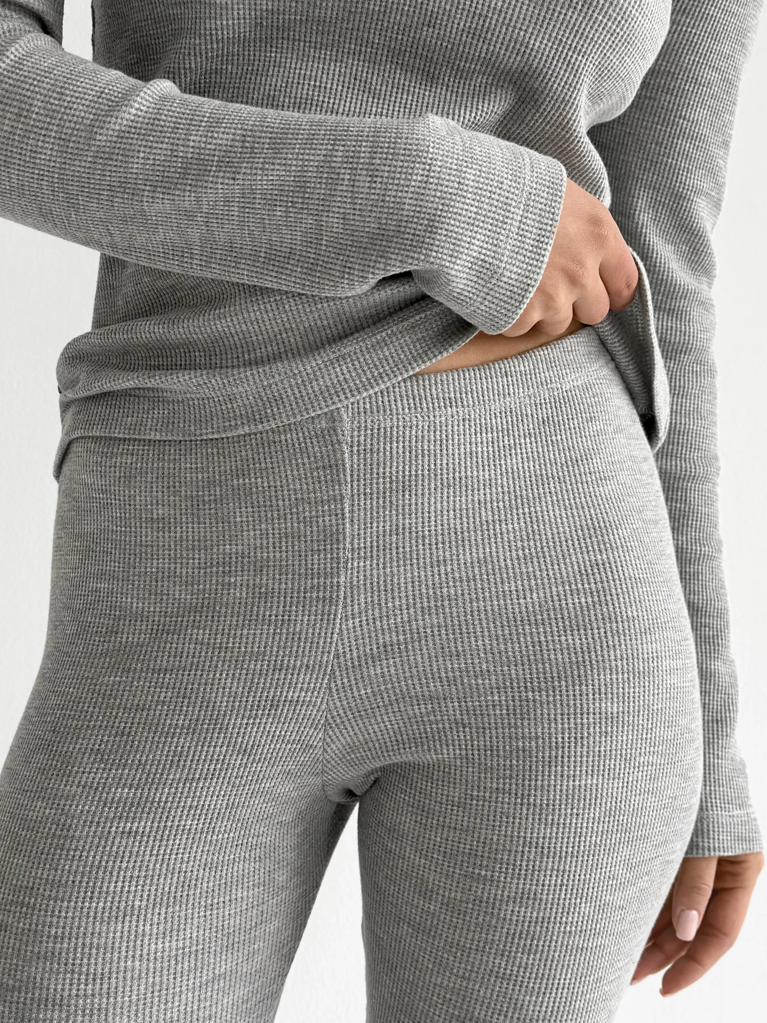 Komplet longsleeve ze stójką i legginsy, dzianina waflowa, szary