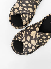 Kapcie damskie HS-VL na krzyż animal print, czarne