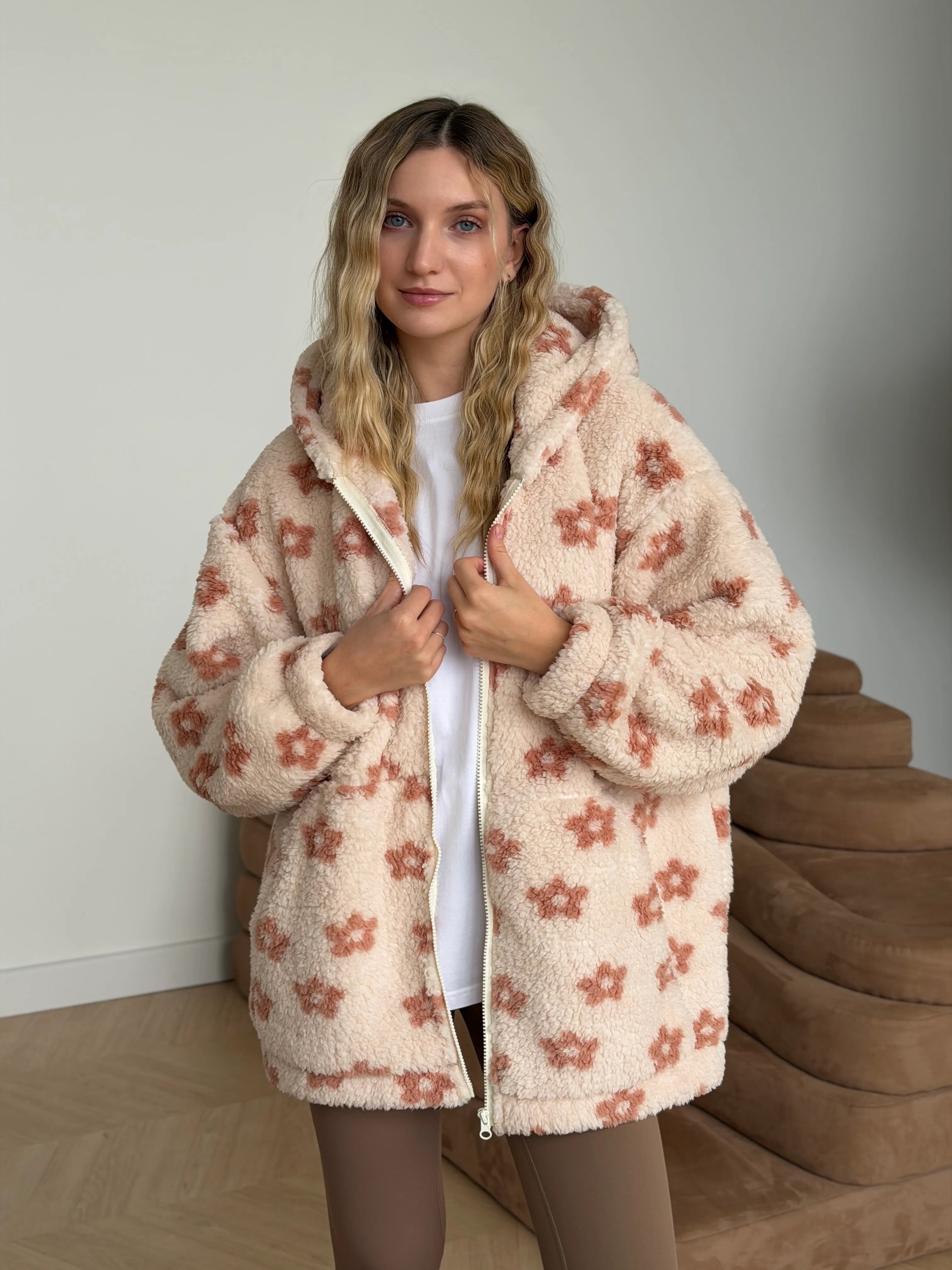 Bluza TEDDY na zamek z kapturem, brązowa w kwiaty