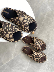 Kapcie damskie HS-VL na krzyż animal print, czarne