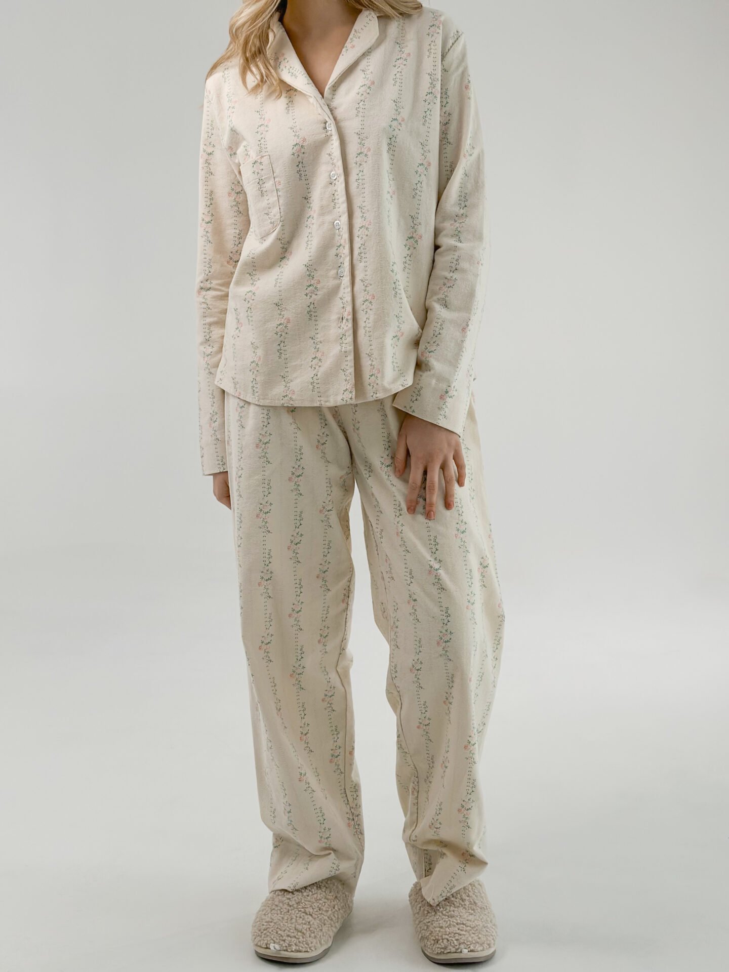 Komplet piżamowy koszula i spodnie, z flaneli, kremowy w kwiatki